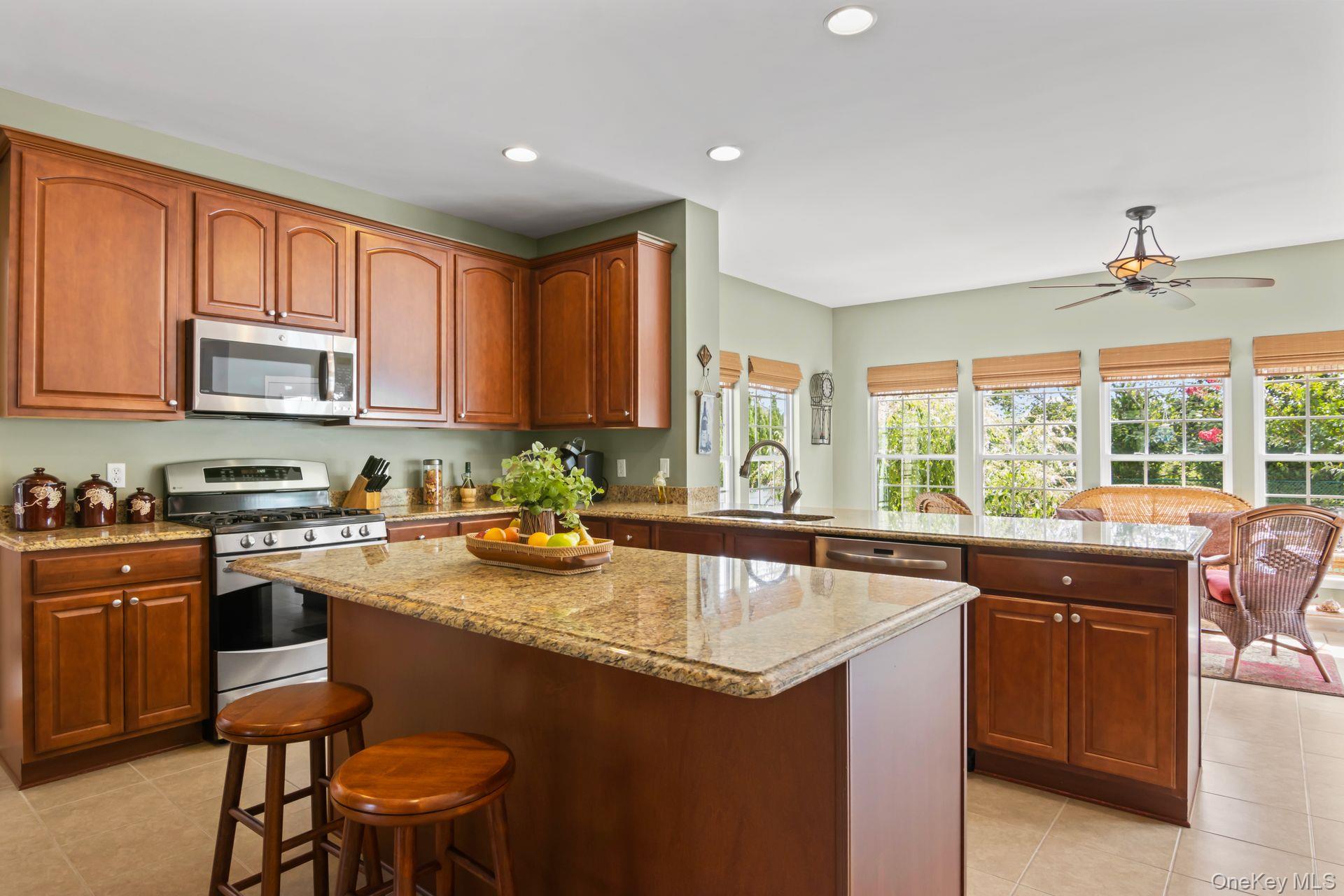 Mount Sinai, New York, 11766, United States, 4 Bedrooms Bedrooms, ,3 BathroomsBathrooms,Residential,For Sale,1934193