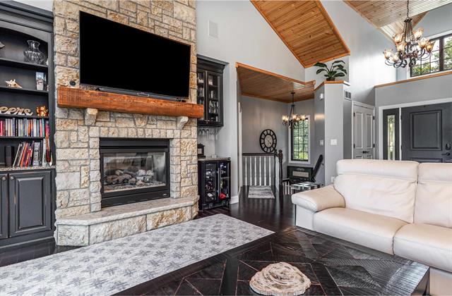 Galena, Illinois, 61036, United States, 4 Bedrooms Bedrooms, ,4 BathroomsBathrooms,Residential,For Sale,1911159