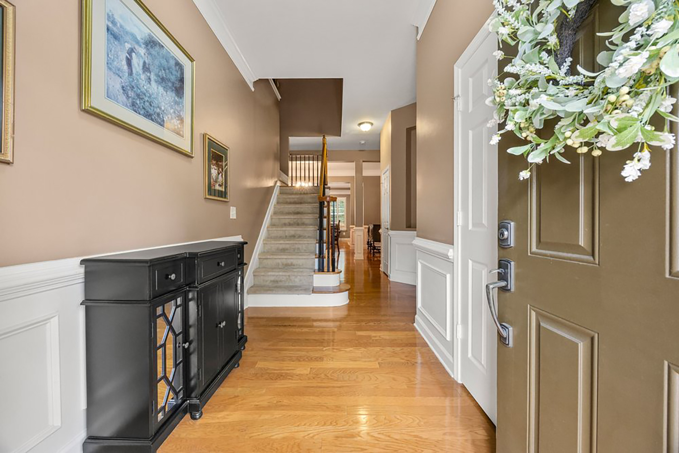  Turnkey Living in Gated Townhome Community - 物件實景