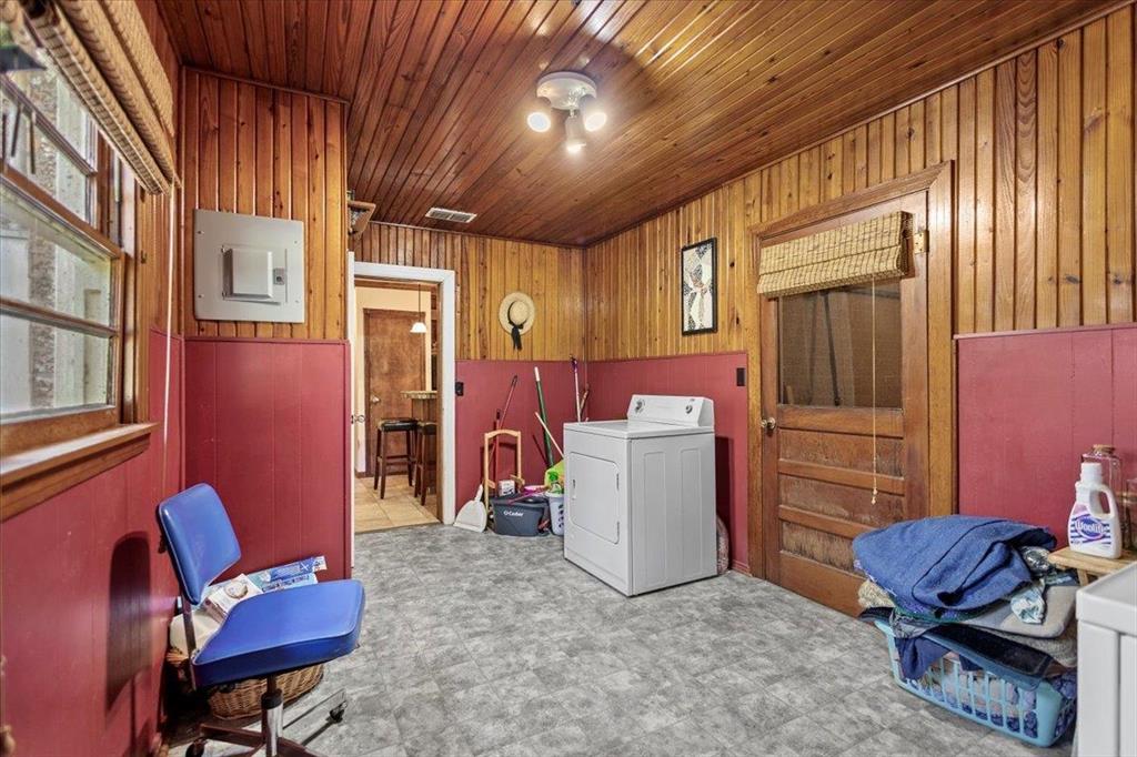 Timpson, Texas, 75975, United States, 3 Bedrooms Bedrooms, ,2 BathroomsBathrooms,Residential,For Sale,2000555