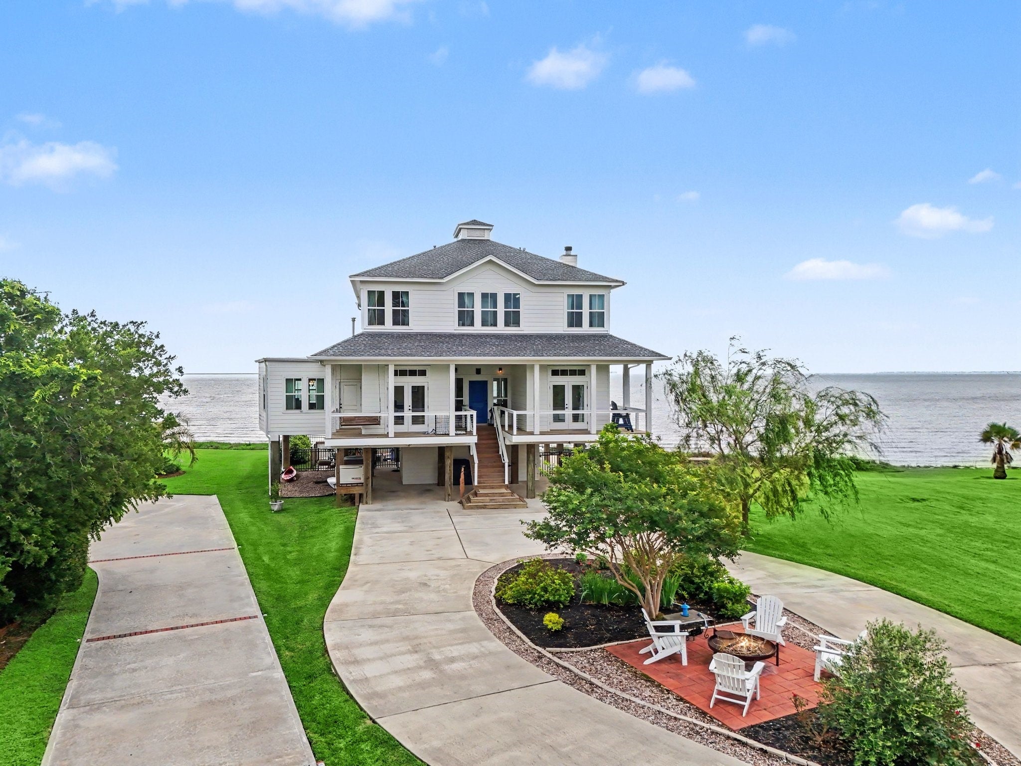Tharp Dr, Seabrook, TX 77586