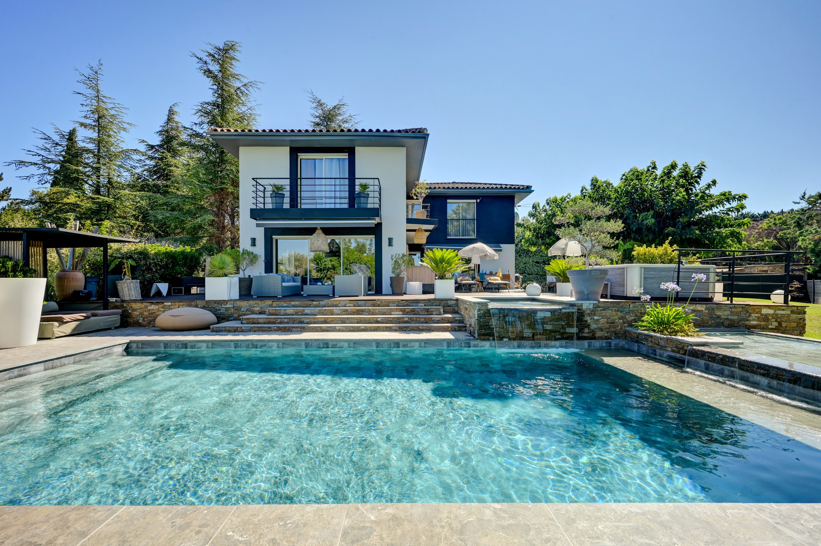  Contemporary Villa with Infinity Pool - 物件實景
