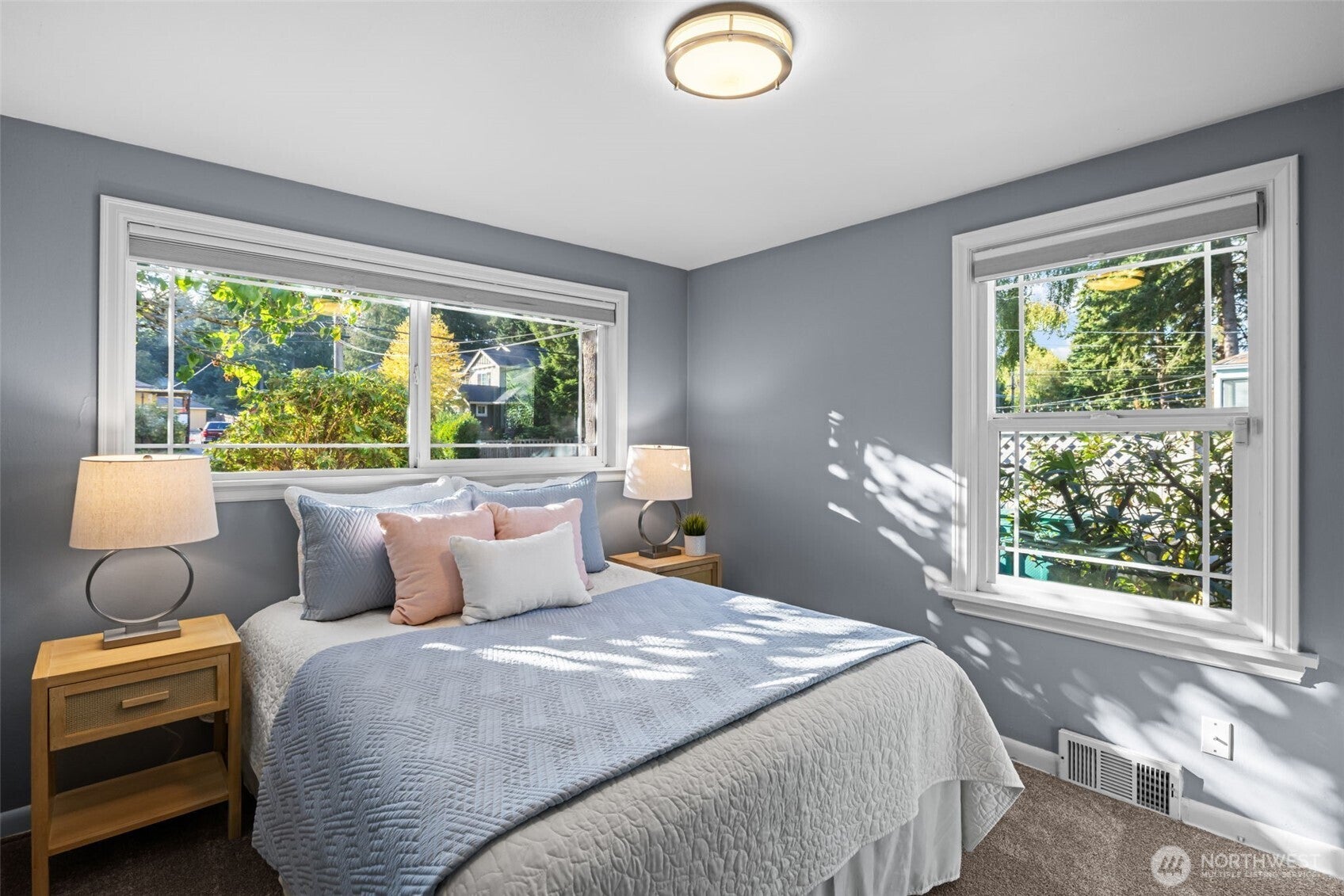 Shoreline, Washington, 98155, United States, 3 Bedrooms Bedrooms, ,1 BathroomBathrooms,Residential,For Sale,1984403