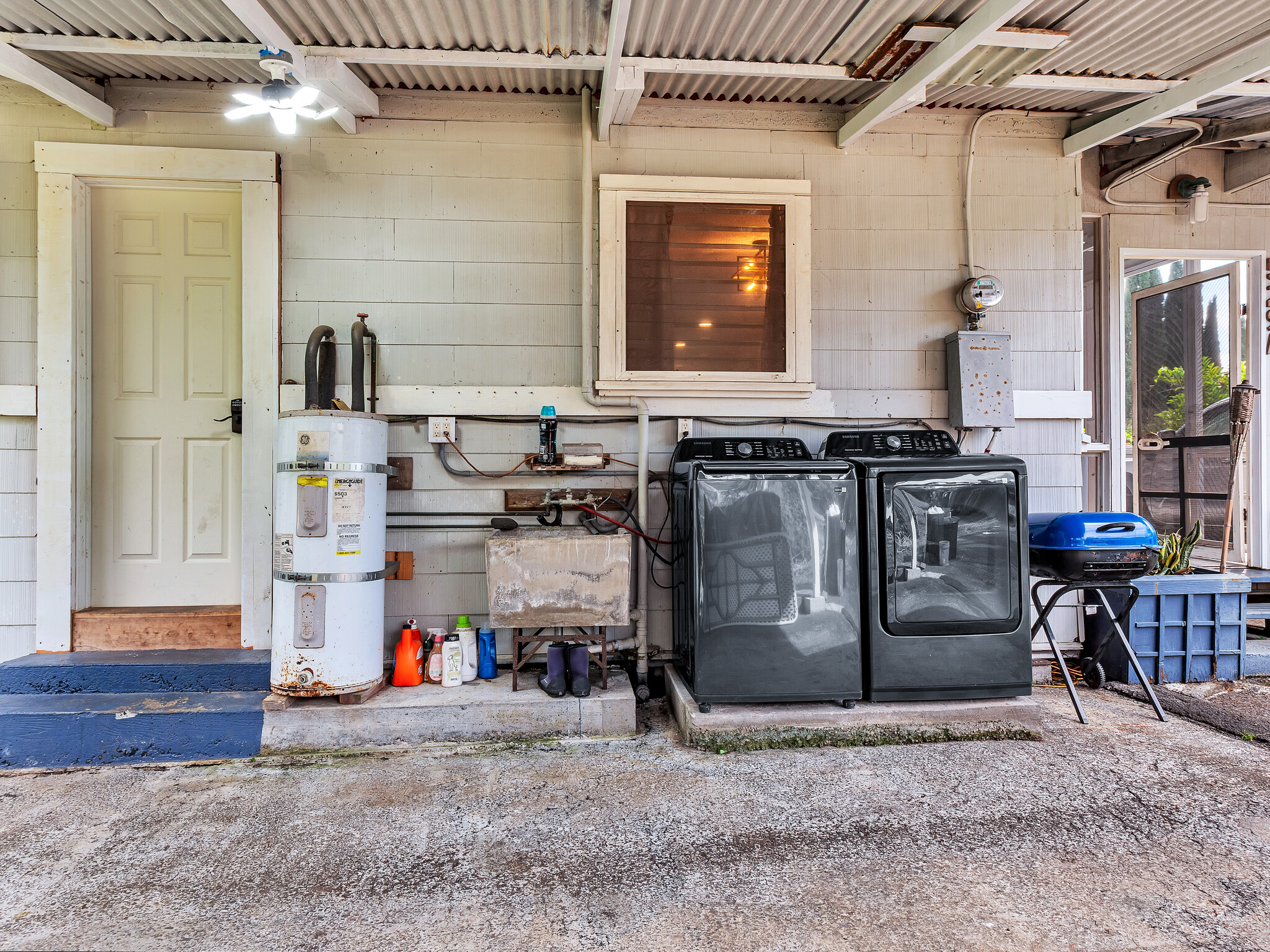 Hilo, Hawaii, 96720, United States, 3 Bedrooms Bedrooms, ,1 BathroomBathrooms,Residential,For Sale,1991302