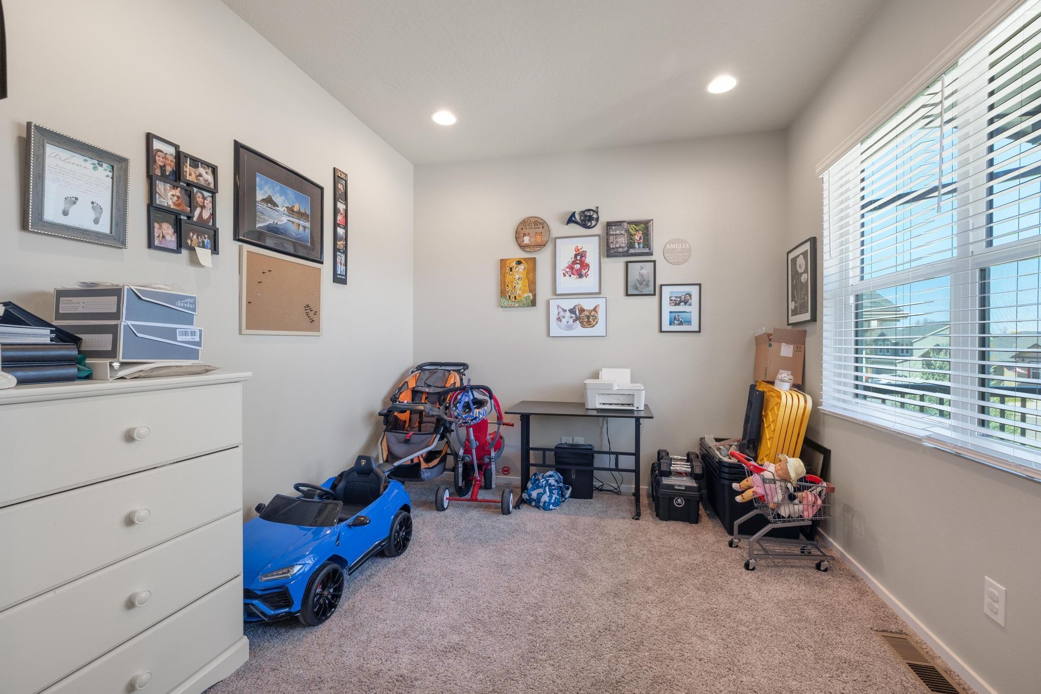 Spokane Valley, Washington, 99037, United States, 4 Bedrooms Bedrooms, ,3 BathroomsBathrooms,Residential,For Sale,1786142