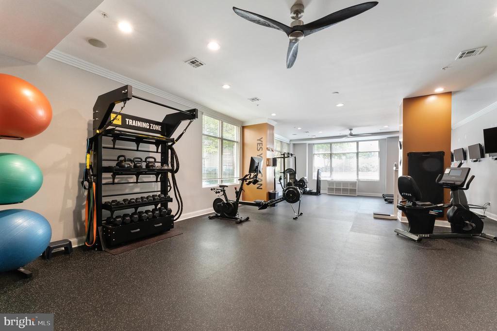 Reston, Virginia, 20190, United States, 2 Bedrooms Bedrooms, ,2 BathroomsBathrooms,Residential,For Sale,1904238