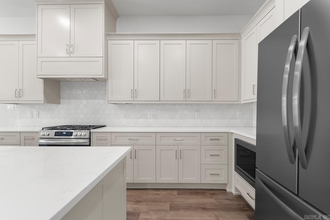 Benton, Arkansas, 72019, United States, 5 Bedrooms Bedrooms, ,4 BathroomsBathrooms,Residential,For Sale,1982699