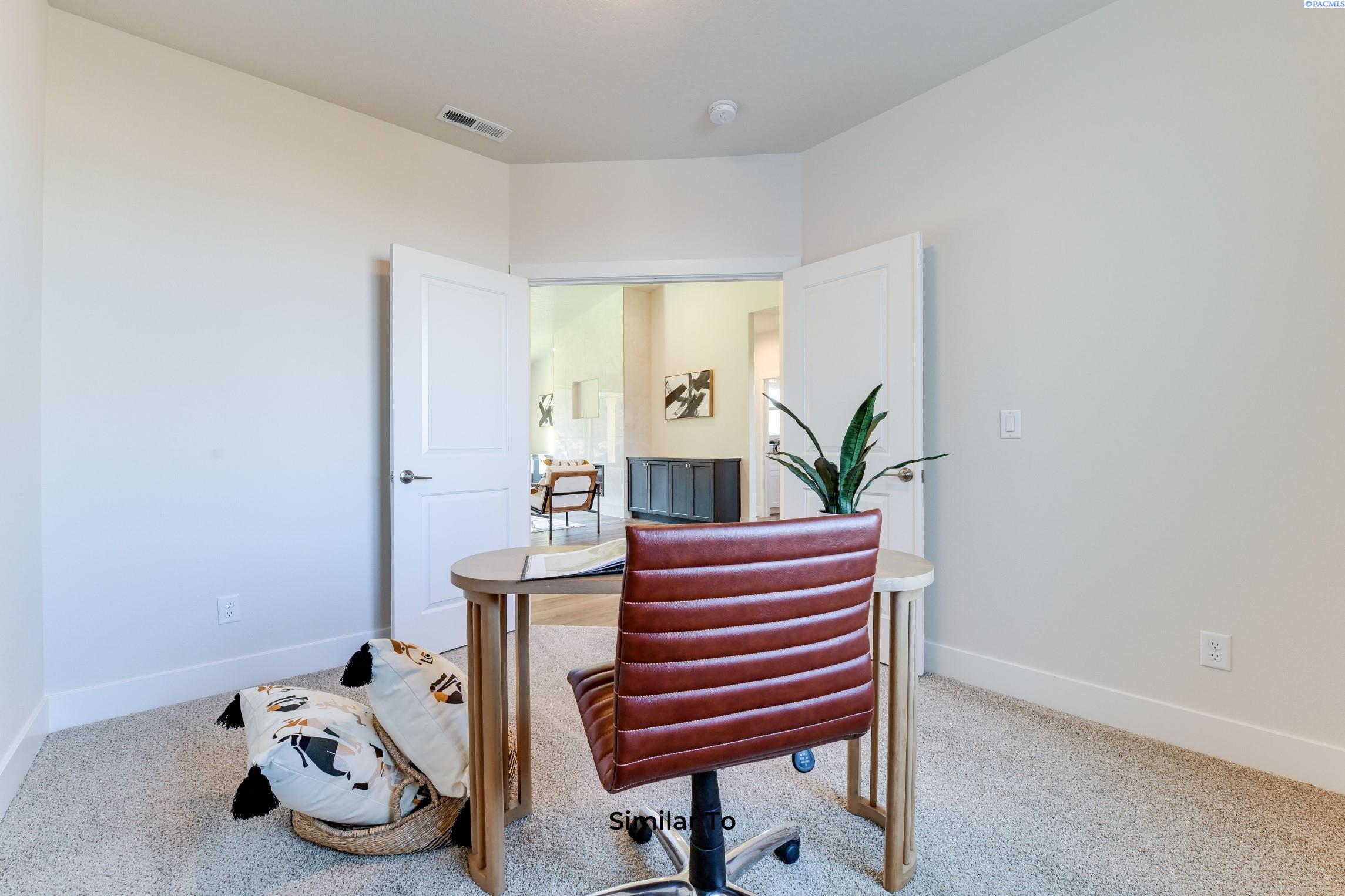Kennewick, Washington, 99338, United States, 4 Bedrooms Bedrooms, ,2 BathroomsBathrooms,Residential,For Sale,1828278