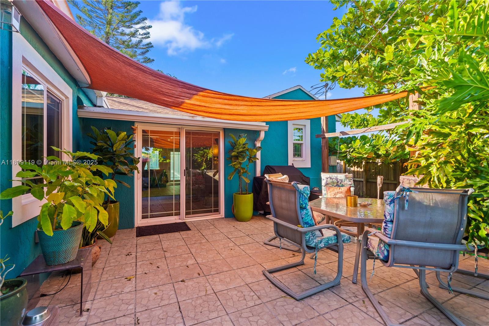 Hollywood, Florida, 33020, United States, 3 Bedrooms Bedrooms, ,2 BathroomsBathrooms,Residential,For Sale,1967684