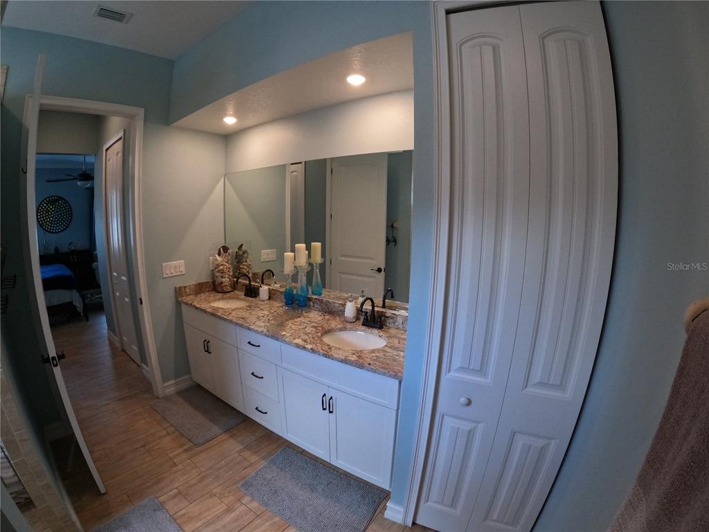 Sarasota, Florida, 34243, United States, 4 Bedrooms Bedrooms, ,3 BathroomsBathrooms,Residential,For Sale,1874918