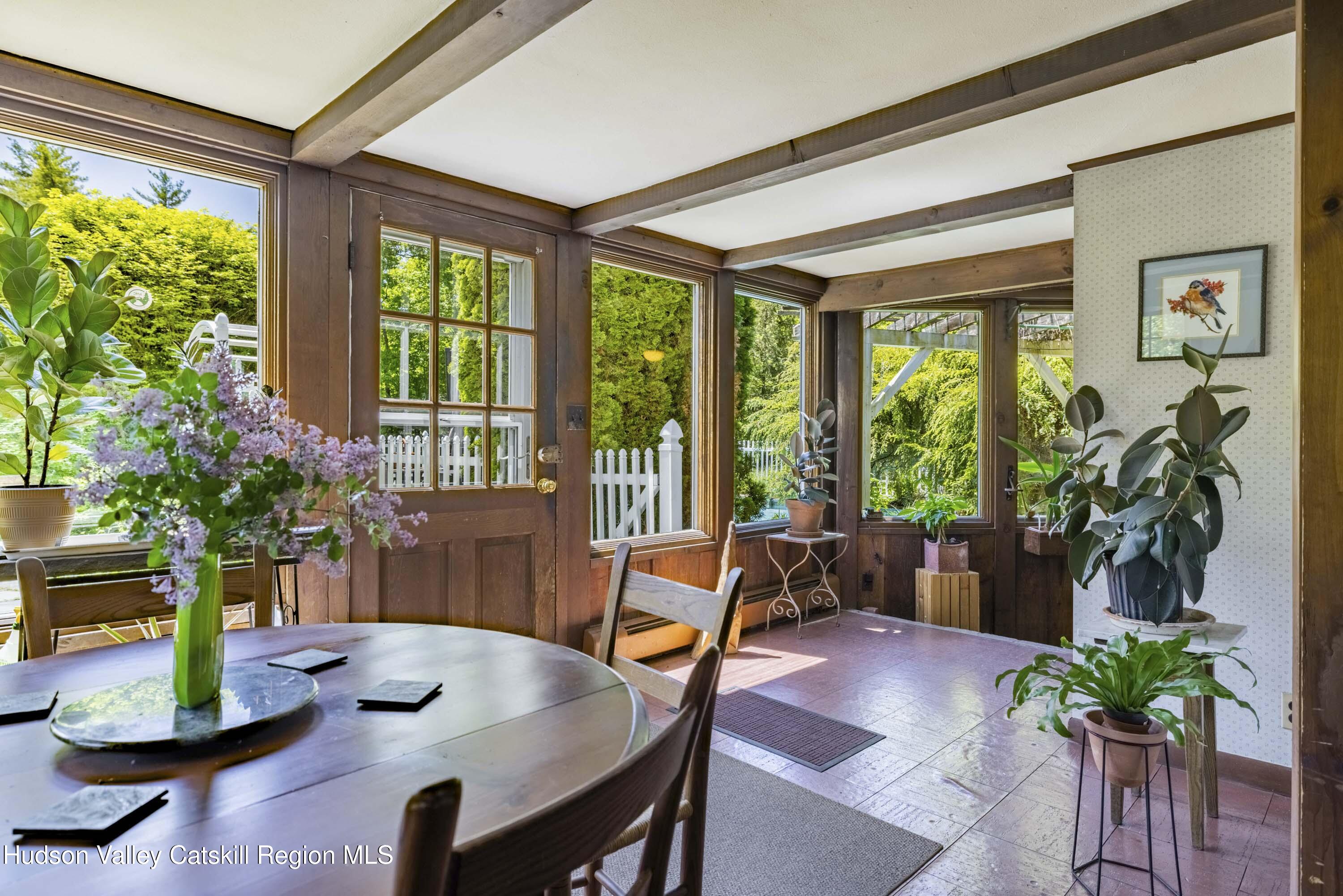 Saugerties, New York, 12477, United States, 2 Bedrooms Bedrooms, ,2 BathroomsBathrooms,Residential,For Sale,1827132