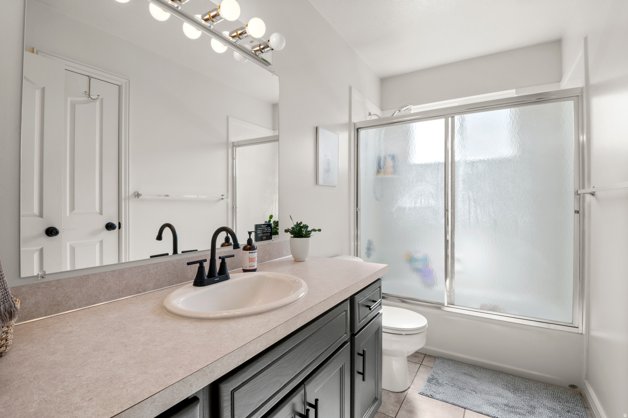 Hooper, Utah, 84315, United States, 3 Bedrooms Bedrooms, ,2 BathroomsBathrooms,Residential,For Sale,1986261