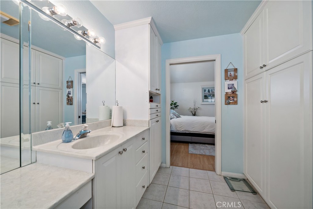 Carlsbad, California, 92011, United States, 2 Bedrooms Bedrooms, ,2 BathroomsBathrooms,Residential,For Sale,1977737