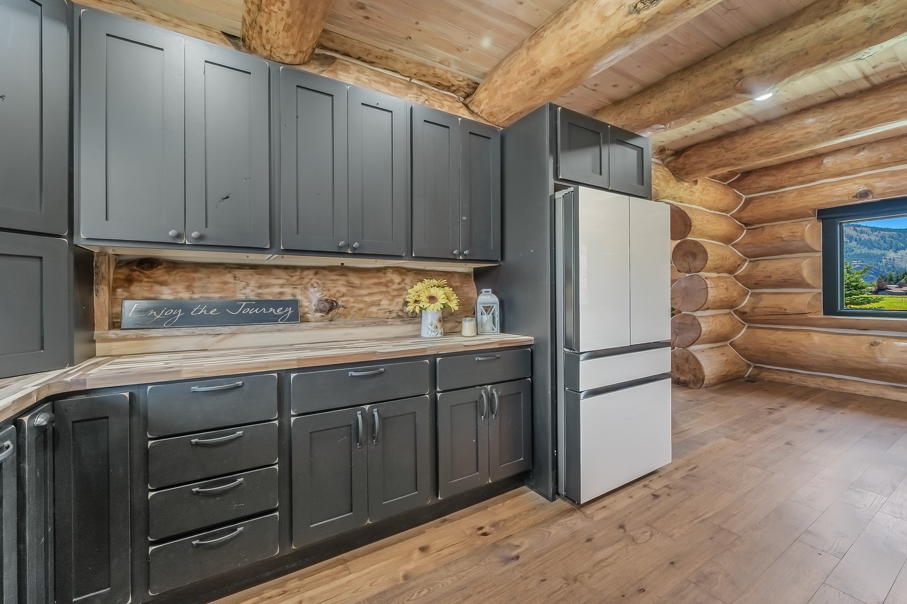  Artistic Log Home, Stunning Mountain Views - 物件實景