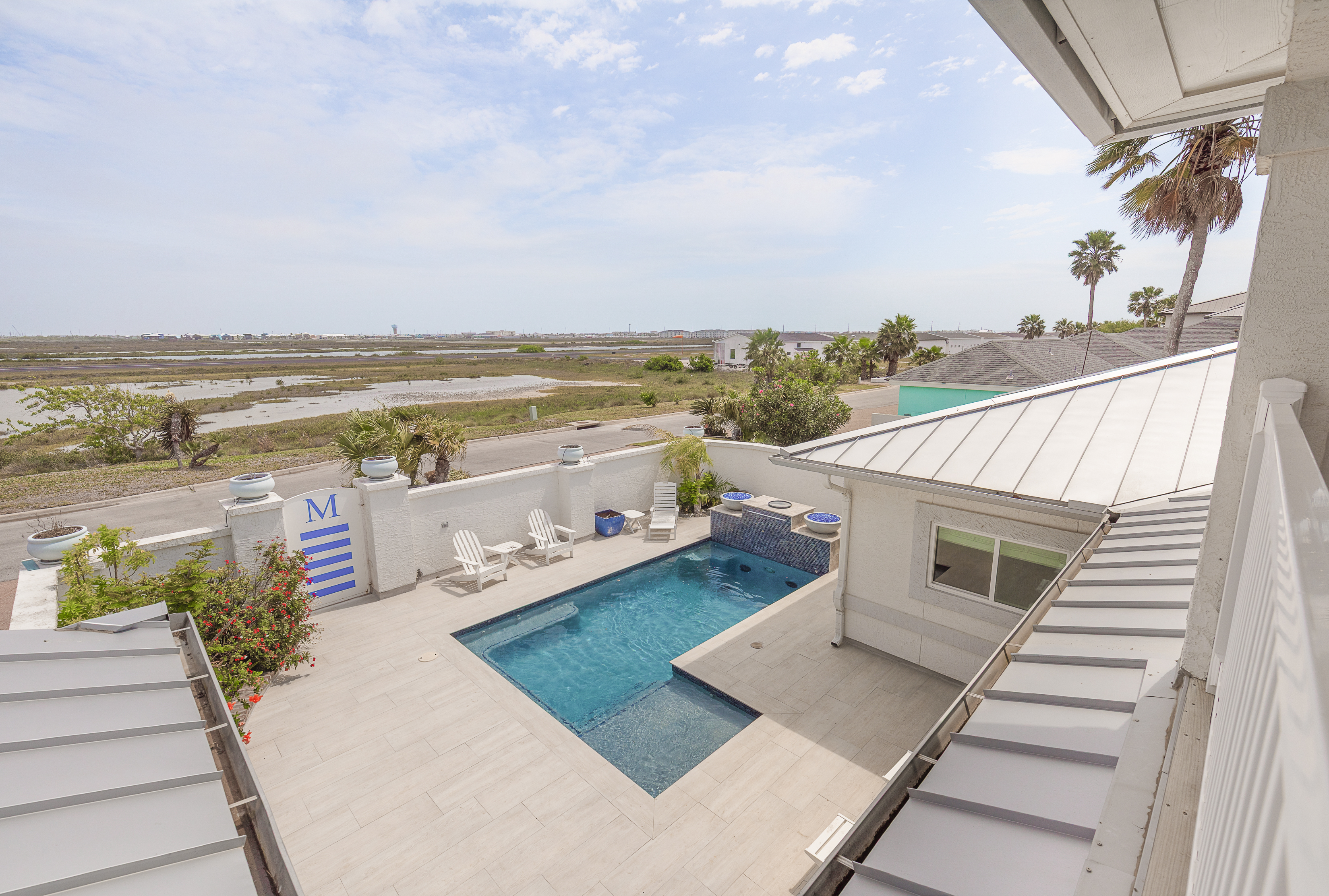  Canal-Front Estate in Island Moorings - 物件實景