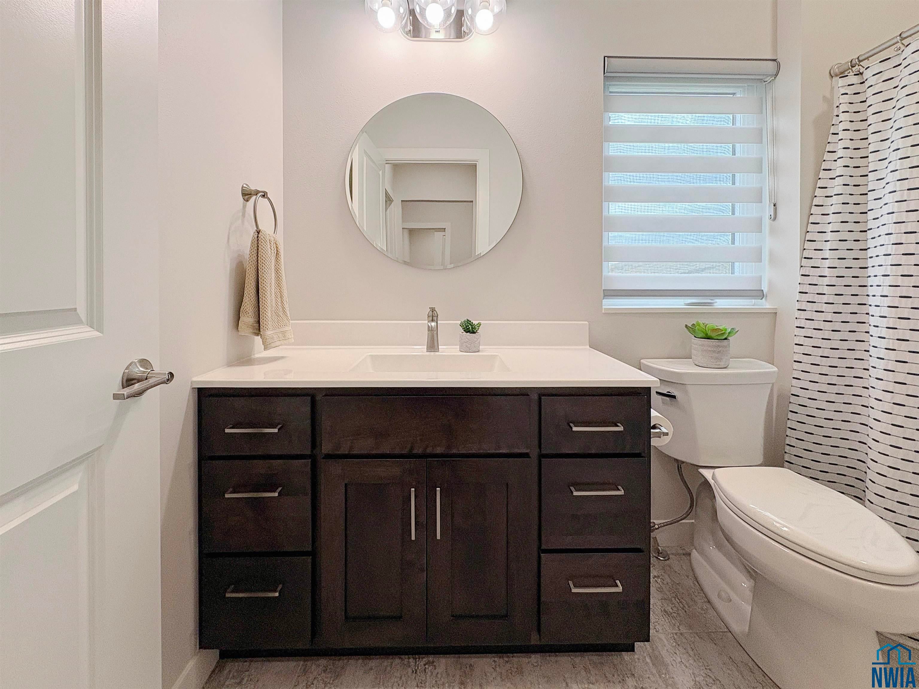 Hinton, Iowa, 51024, United States, 4 Bedrooms Bedrooms, ,3 BathroomsBathrooms,Residential,For Sale,1983377