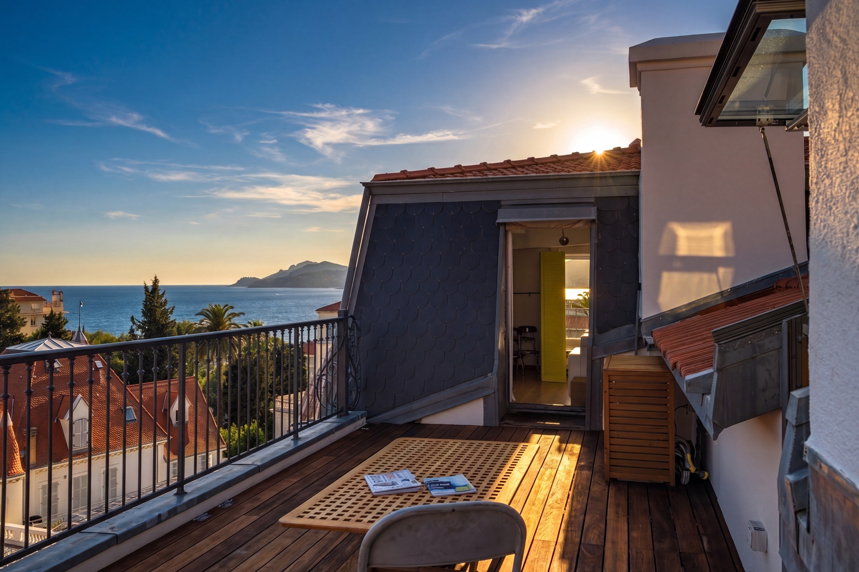  La Croix des Gardes: Penthouse with panoramic sea views and terraces in a histo… - 物件實景