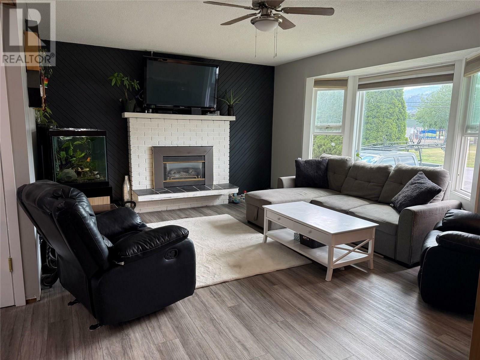KAMLOOPS, British Columbia, V2H 1L4, CA, 4 Bedrooms Bedrooms, ,2 BathroomsBathrooms,Residential,For Sale,1874935