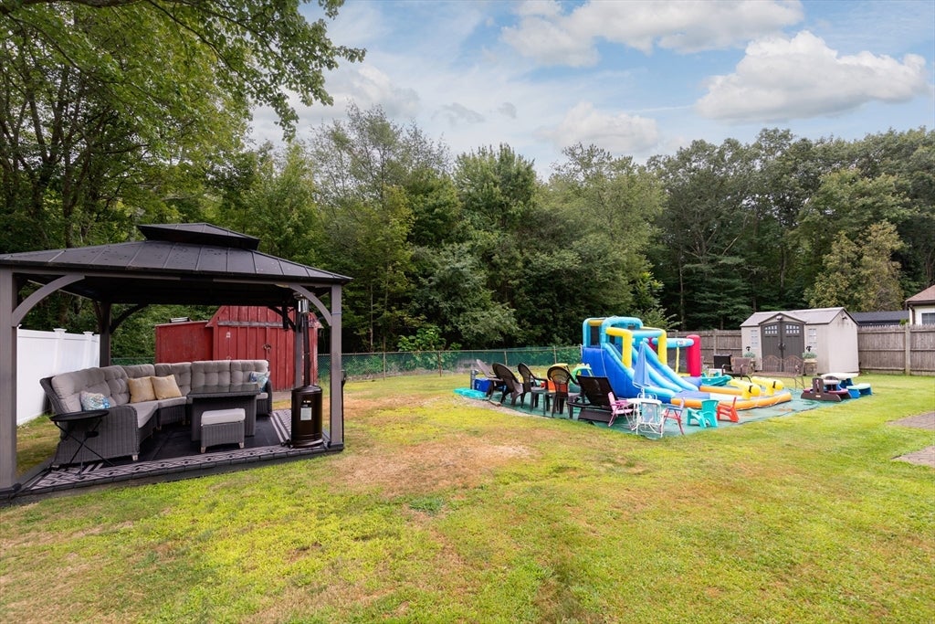 Holbrook, Massachusetts, 02343, United States, 3 Bedrooms Bedrooms, ,1 BathroomBathrooms,Residential,For Sale,1921162