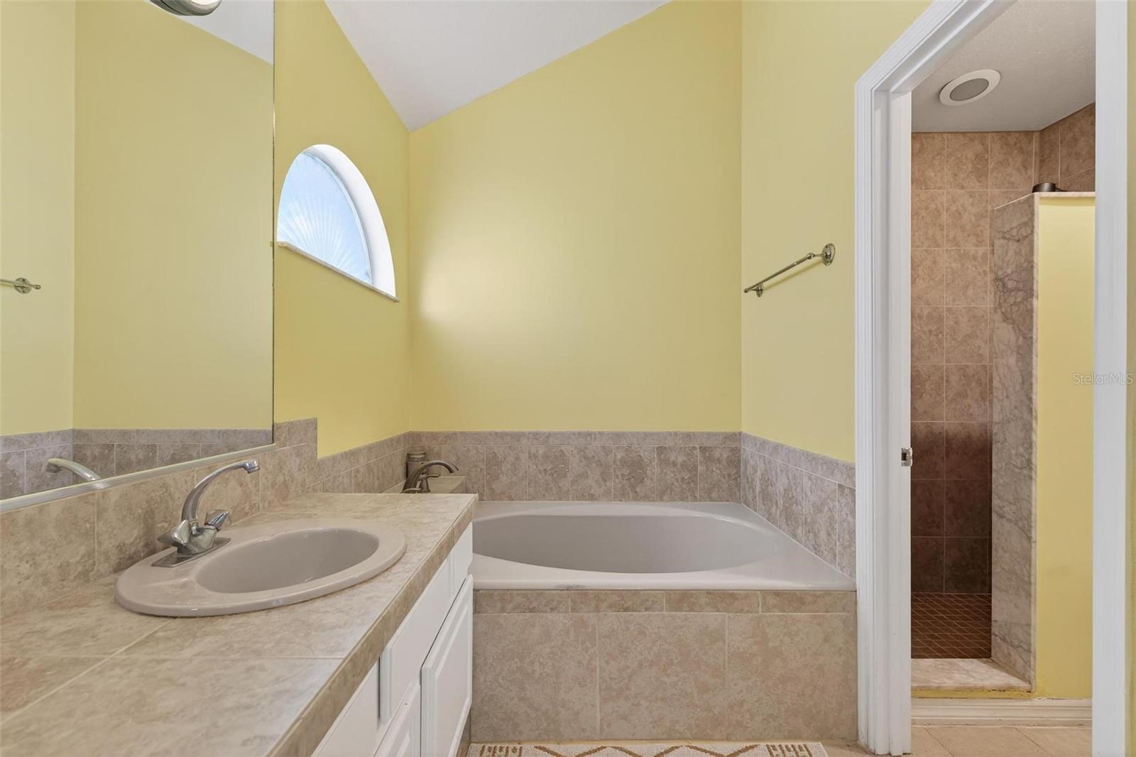 ORLANDO, Florida, 32819, United States, 4 Bedrooms Bedrooms, ,3 BathroomsBathrooms,Residential,For Sale,1921033