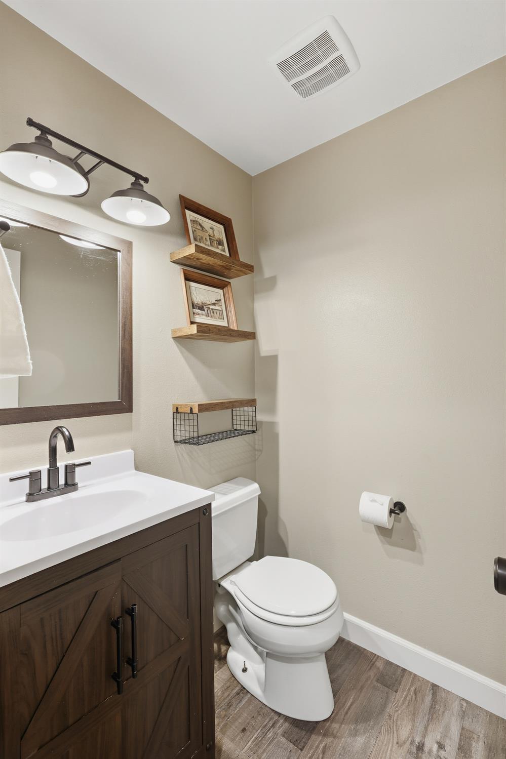 Le Grand, California, 95333, United States, 4 Bedrooms Bedrooms, ,3 BathroomsBathrooms,Residential,For Sale,1977955