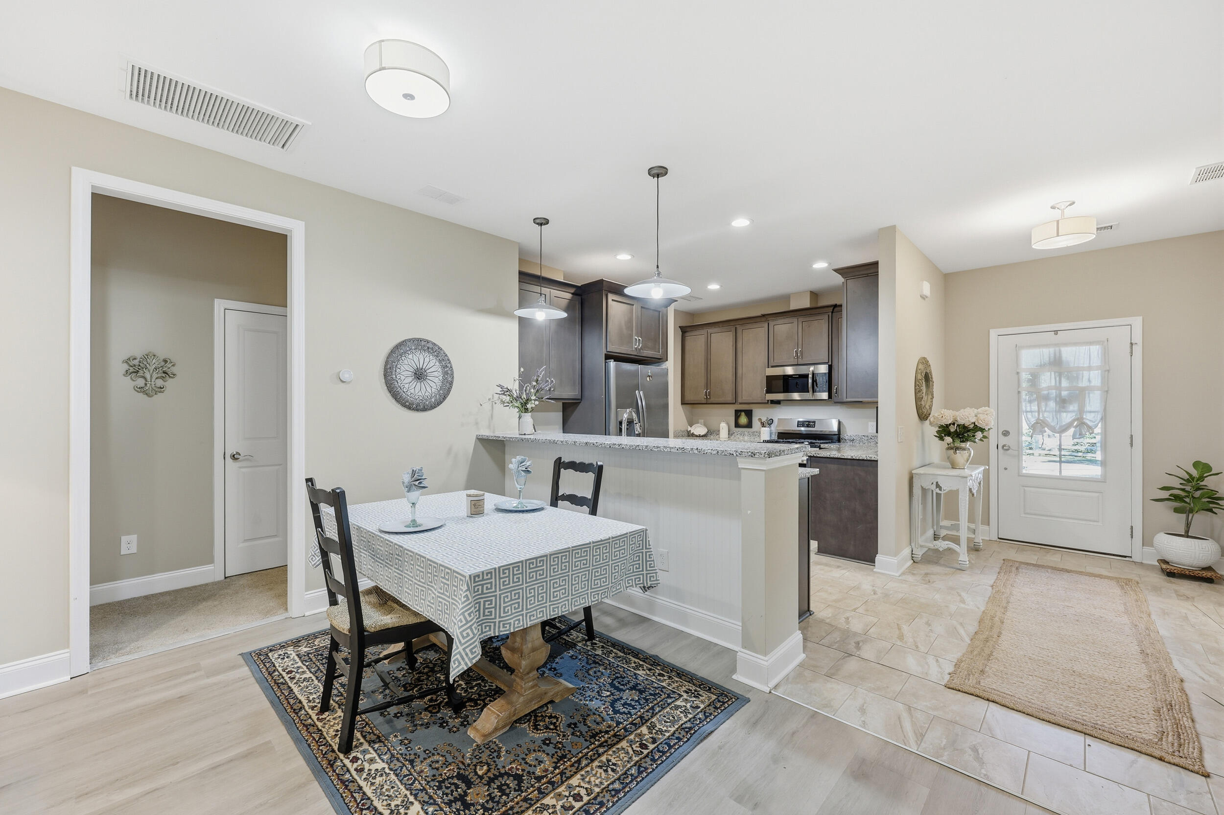 Mount Pleasant, South Carolina, 29466, United States, 3 Bedrooms Bedrooms, ,2 BathroomsBathrooms,Residential,For Sale,1992922