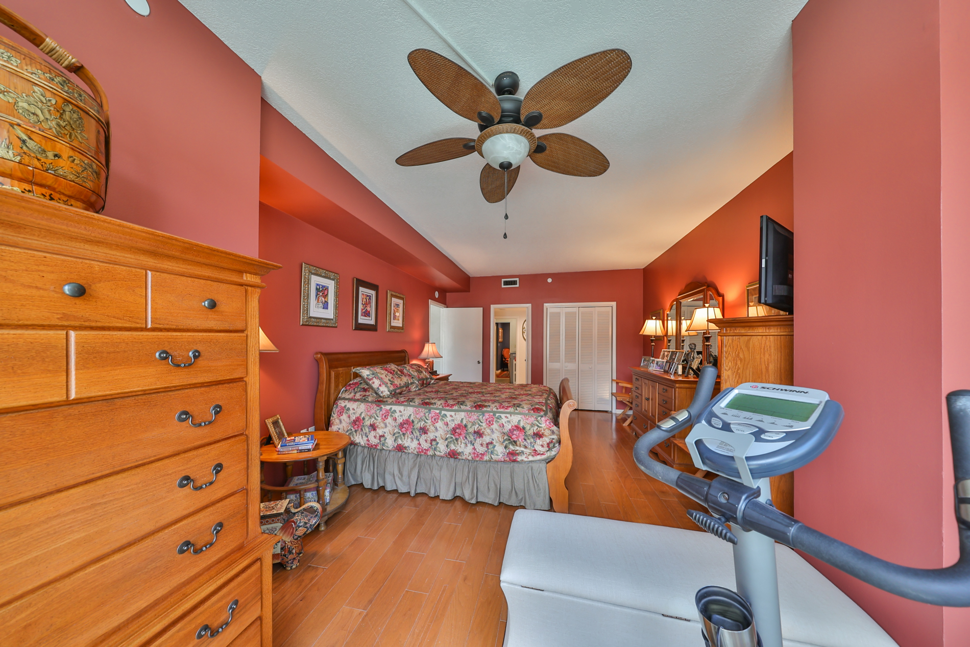 St Petersburg, Florida, 33701, United States, 3 Bedrooms Bedrooms, ,3 BathroomsBathrooms,Residential,For Sale,1924192