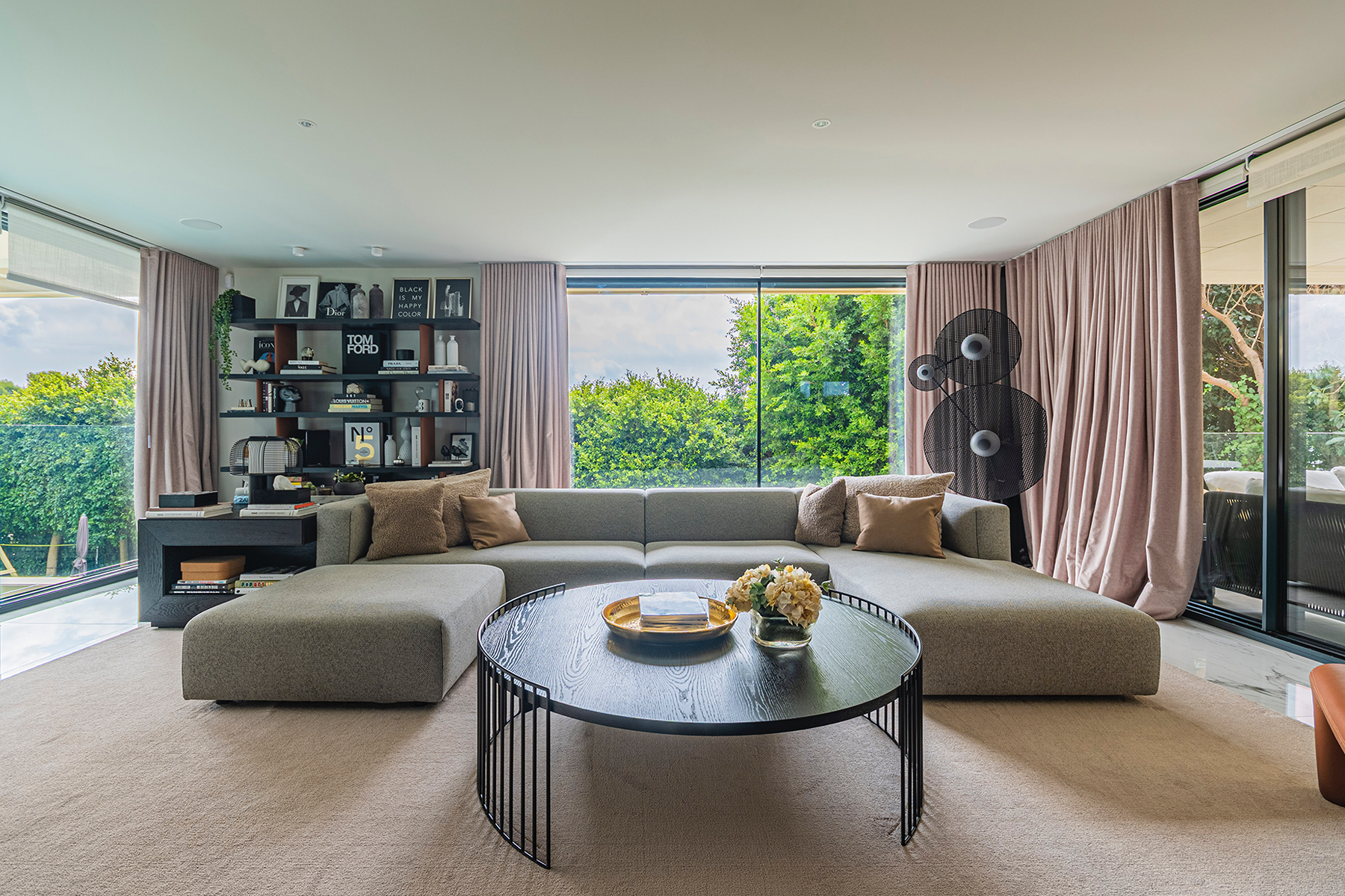  Luxury contemporary villa with pool, garden, and top energy efficiency - 物件實景