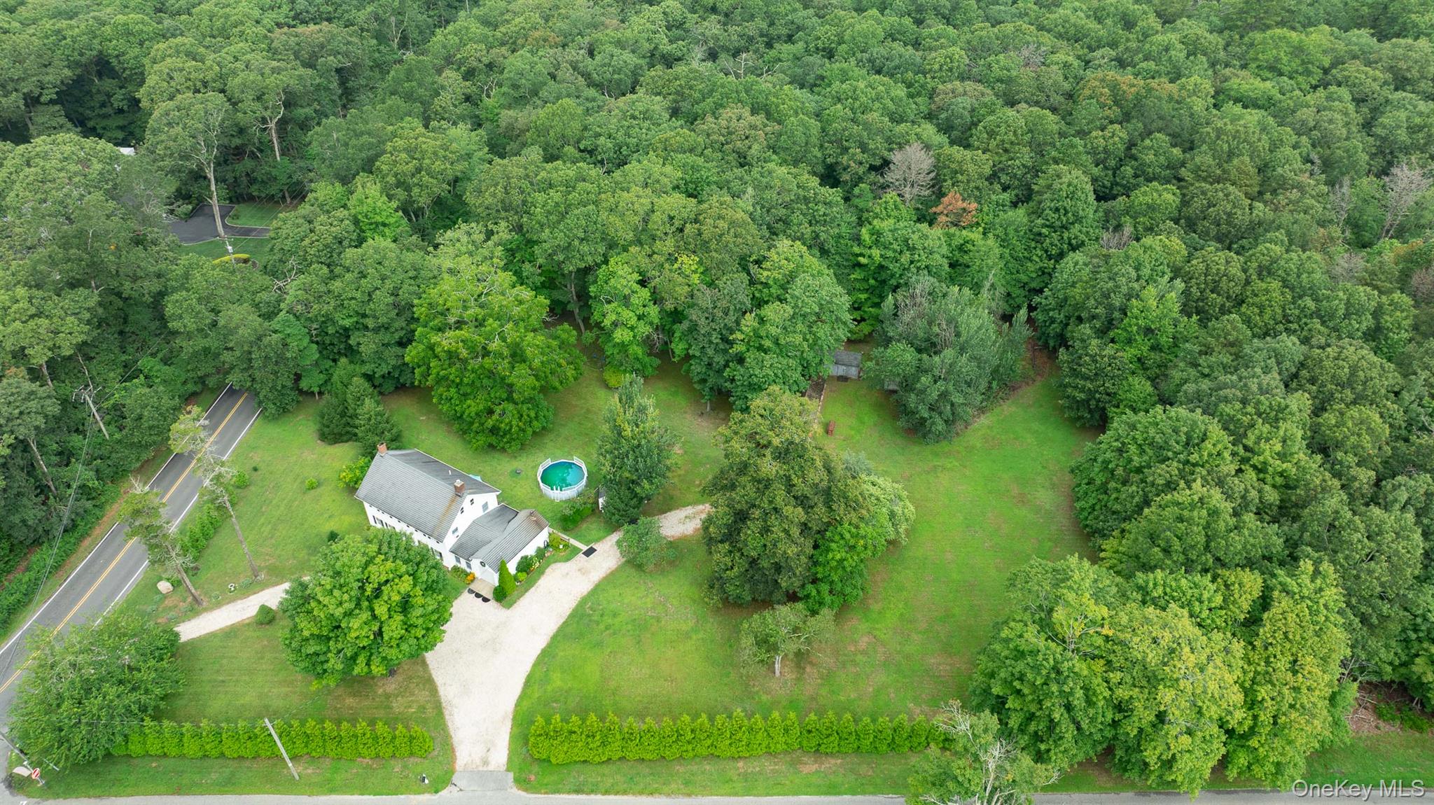 Manorville, New York, 11949, United States, 4 Bedrooms Bedrooms, ,2 BathroomsBathrooms,Residential,For Sale,1917125