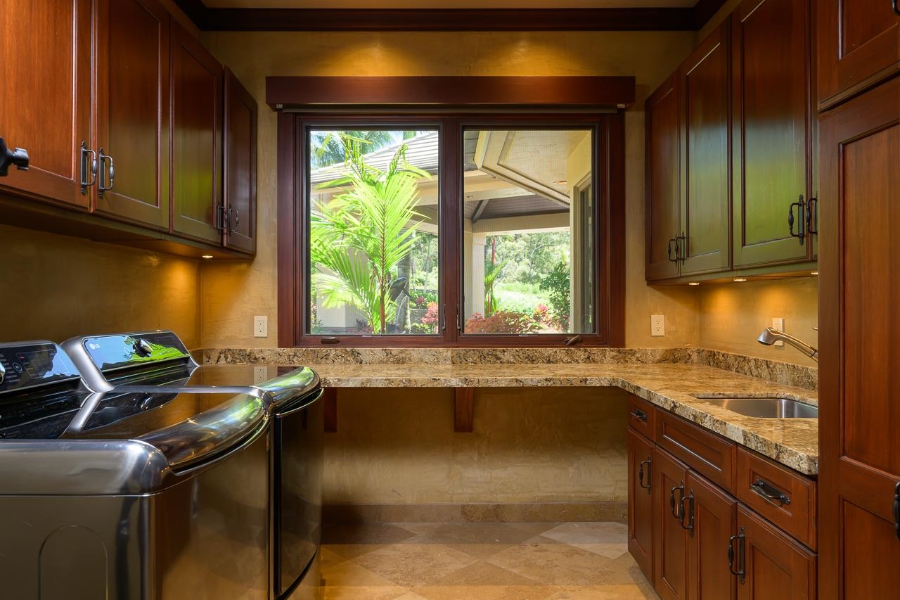 Lahaina, Hawaii, 96761, United States, 4 Bedrooms Bedrooms, ,6 BathroomsBathrooms,Residential,For Sale,1804640