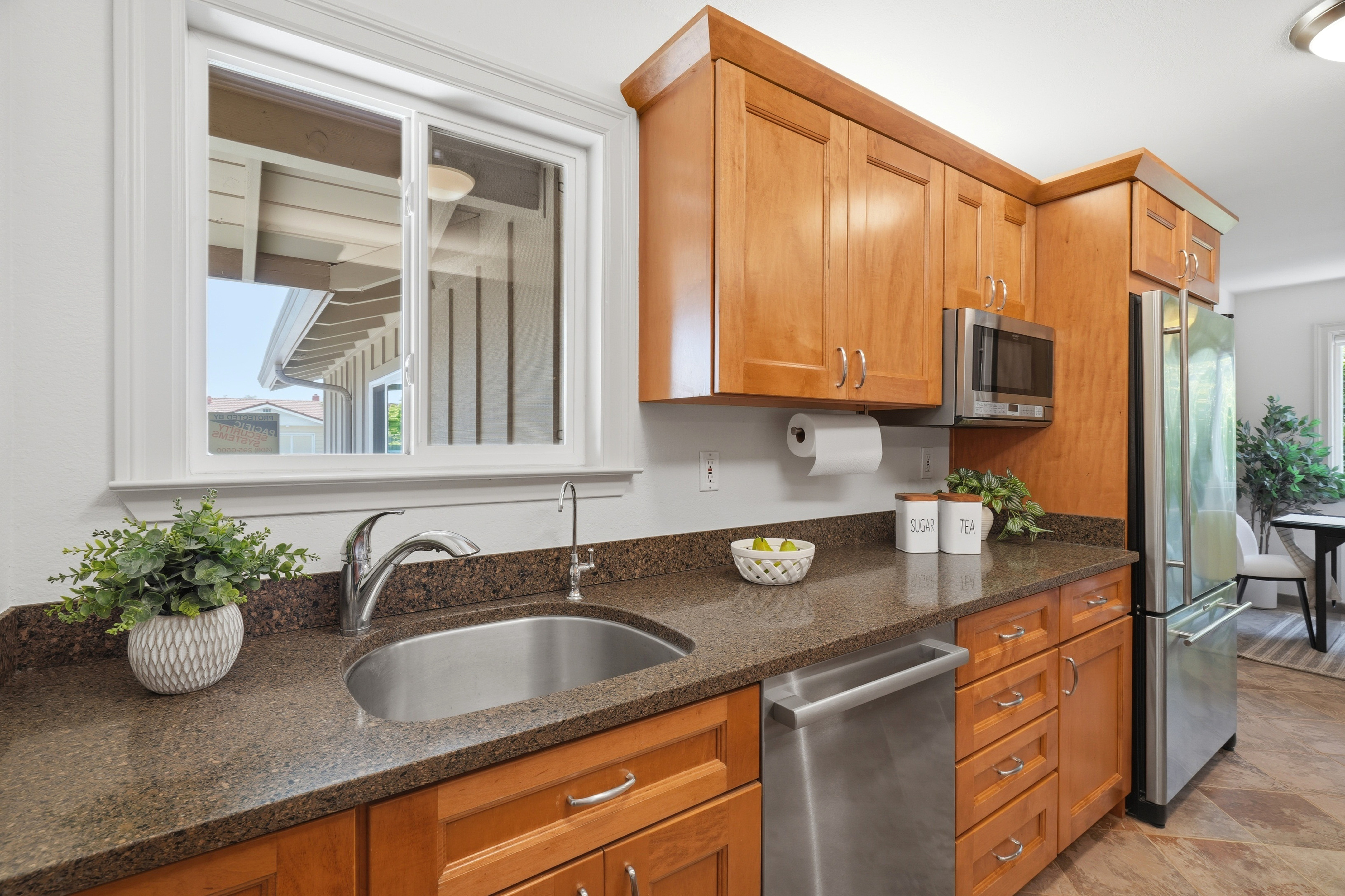  Private, Stylishly Updated Home in Prime Cambrian Location - 物件實景