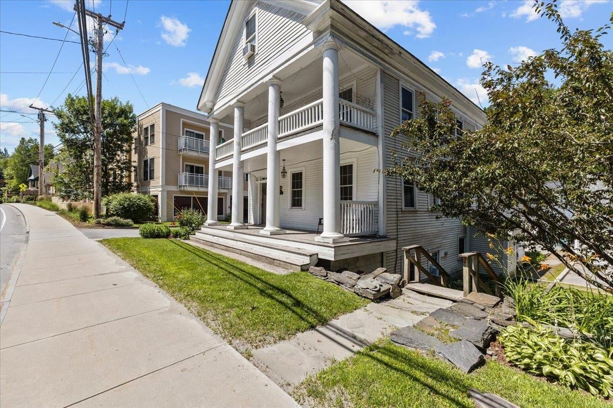 Stowe, Vermont, 05672, United States, 2 Bedrooms Bedrooms, ,2 BathroomsBathrooms,Residential,For Sale,2003002