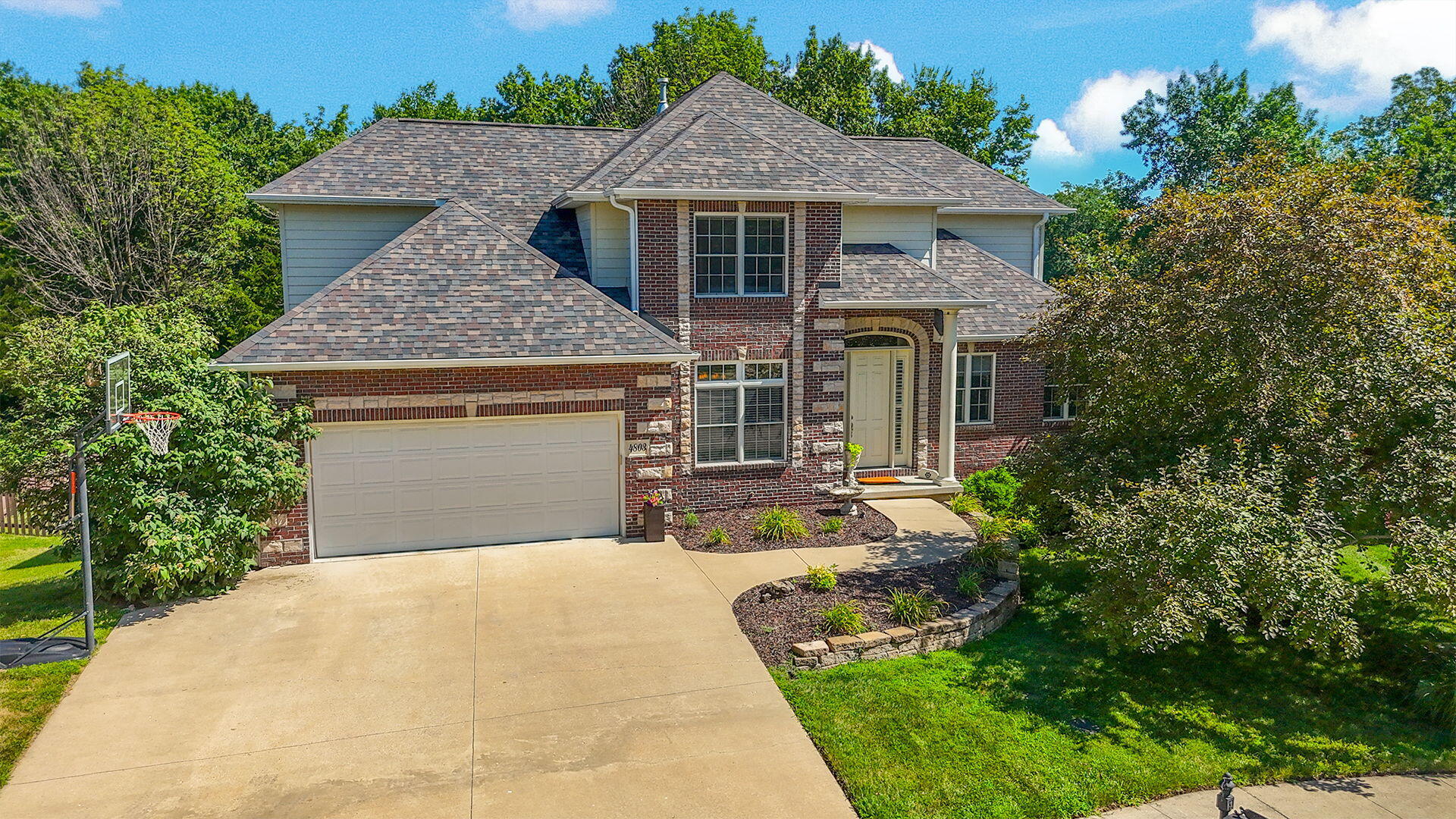 COLUMBIA, Missouri, 65203, United States, 5 Bedrooms Bedrooms, ,4 BathroomsBathrooms,Residential,For Sale,1983136