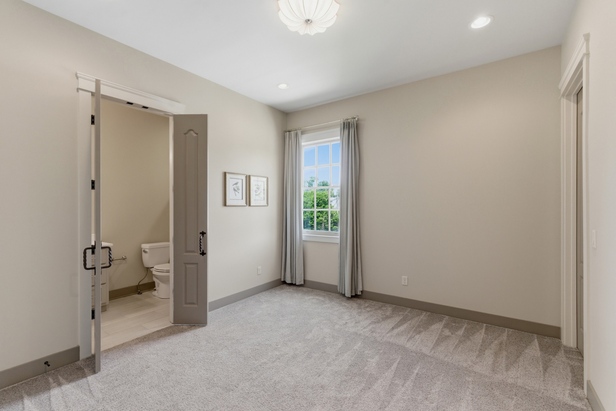  114A Lasalle Ct, Nashville, TN, 37205 - 物件實景