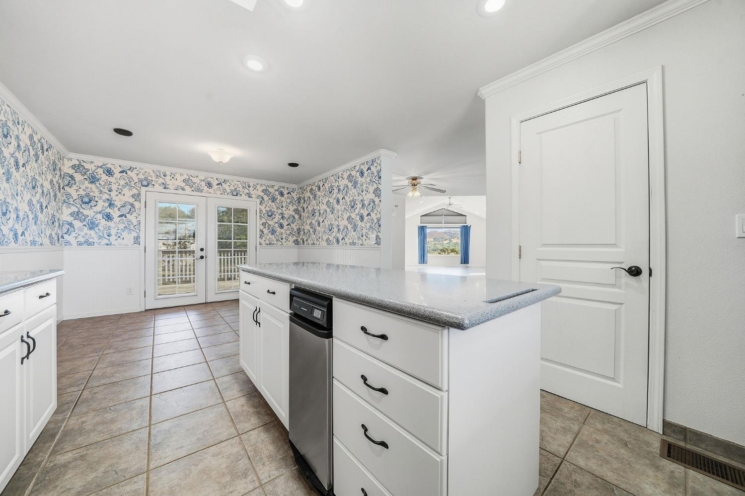 Valley Springs, California, 95252, United States, 3 Bedrooms Bedrooms, ,3 BathroomsBathrooms,Residential,For Sale,1983340