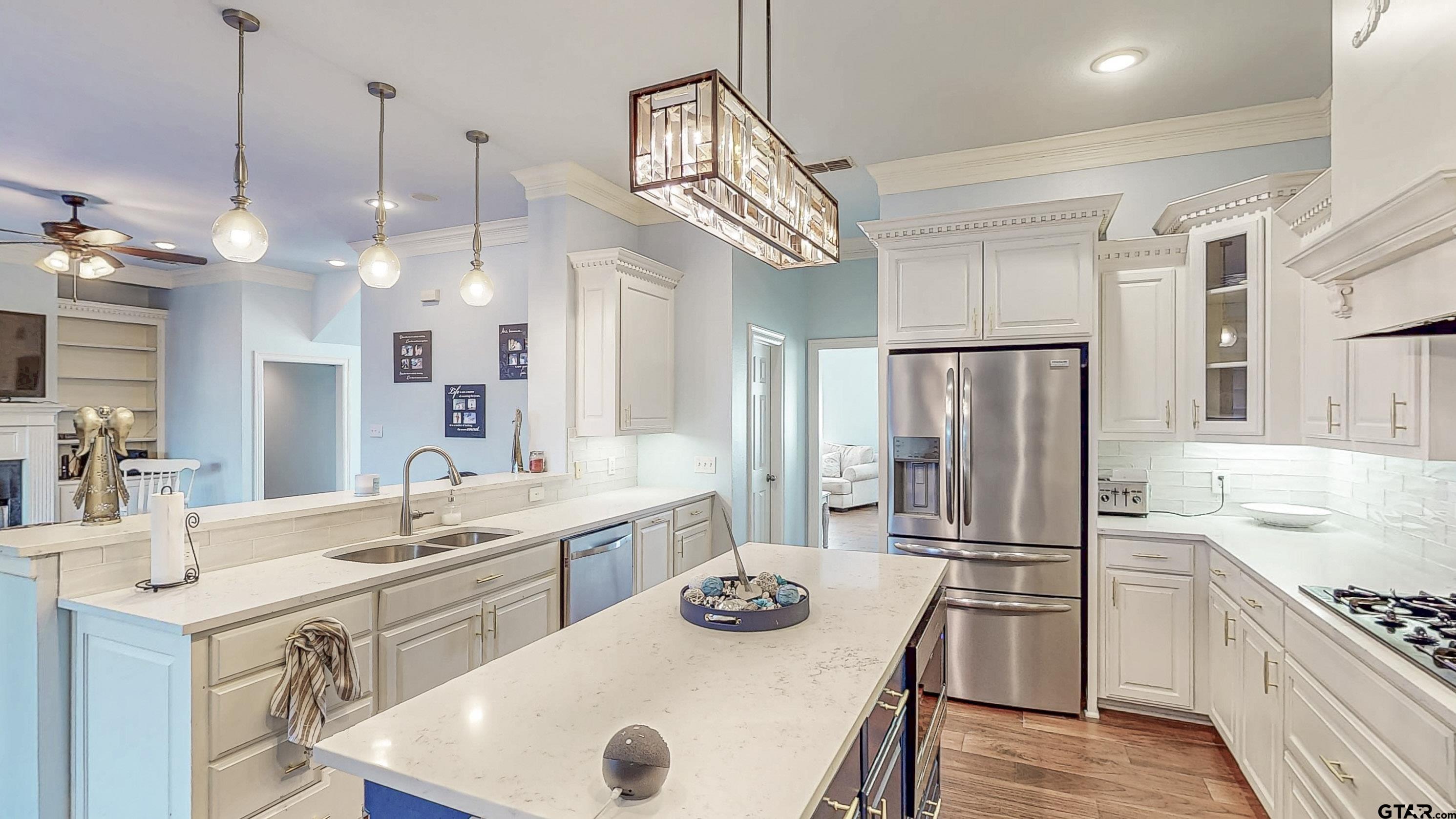 Tyler, Texas, 75703, United States, 5 Bedrooms Bedrooms, ,5 BathroomsBathrooms,Residential,For Sale,1901278