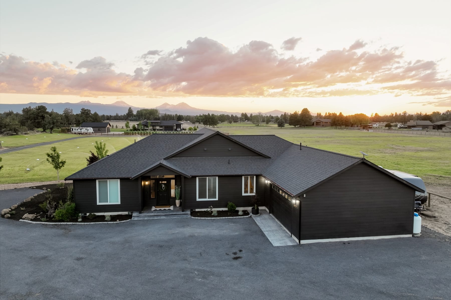  64794 Hunnell Road Bend, OR 97703 - 物件實景