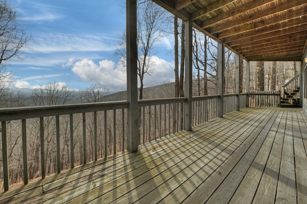 Ellijay, Georgia, 30536, United States, 3 Bedrooms Bedrooms, ,3 BathroomsBathrooms,Residential,For Sale,2009787
