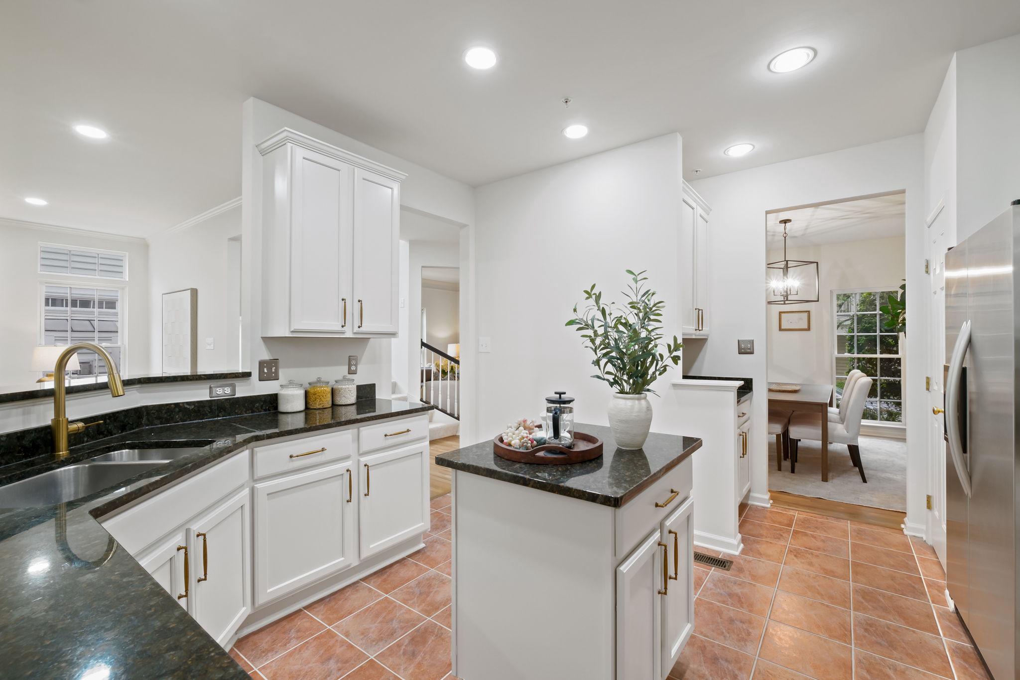  845 Lake Varuna Drive, Gaithersburg, MD, 20878 - 物件實景
