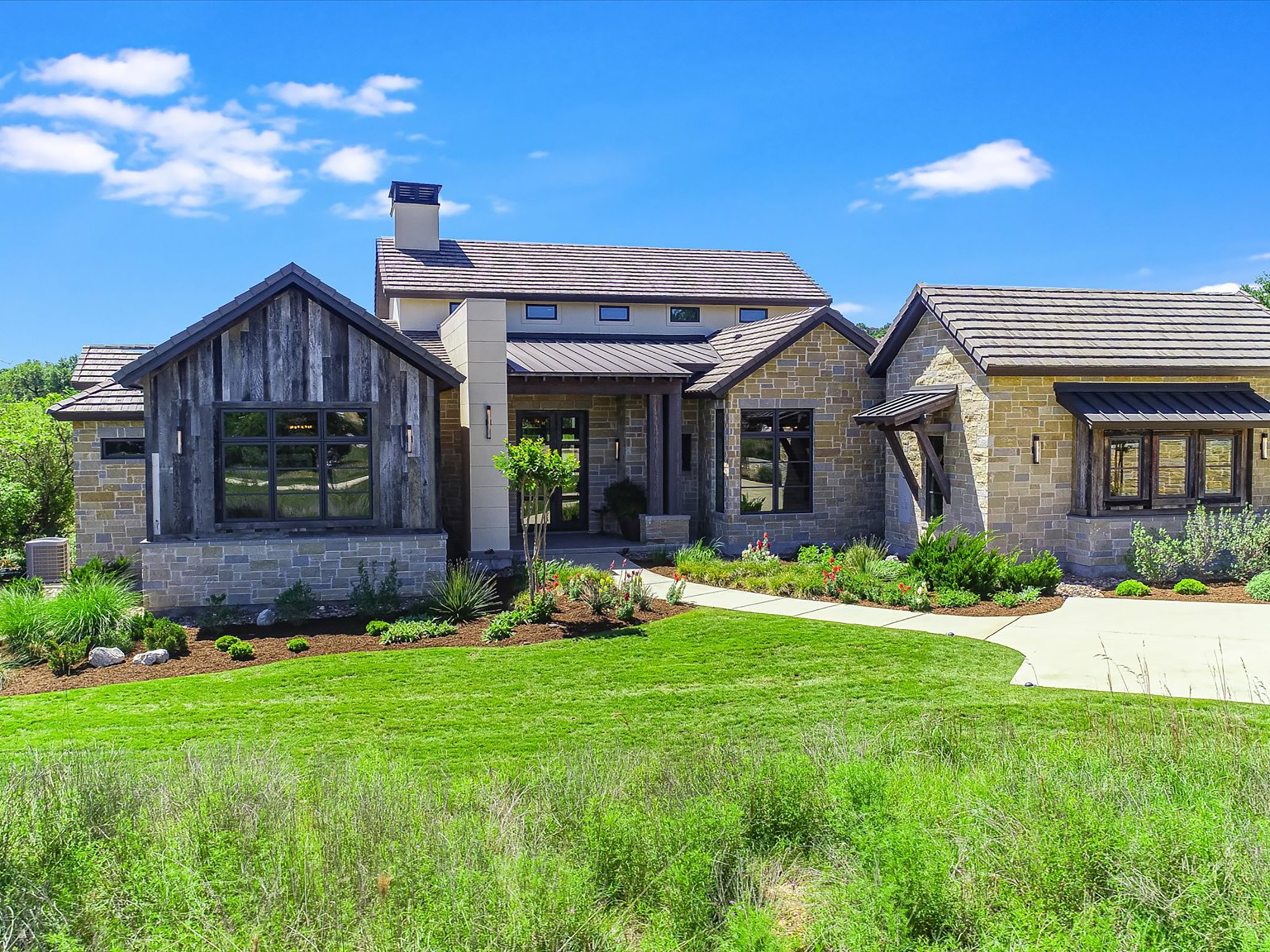  Refined Hill Country LIving - 物件實景