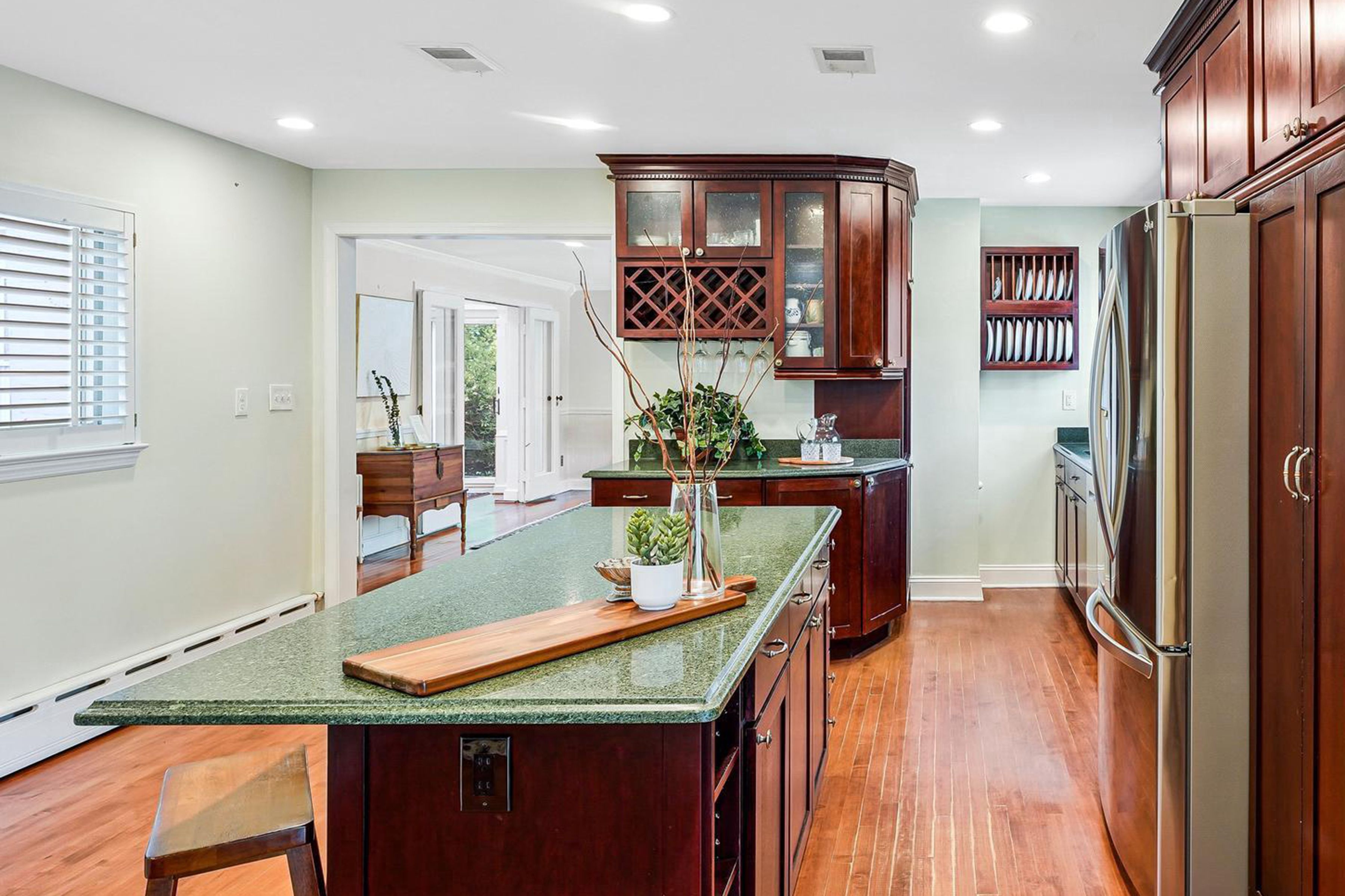  8601 Mount Zephyr Drive, Alexandria, VA, 22309 - 物件實景