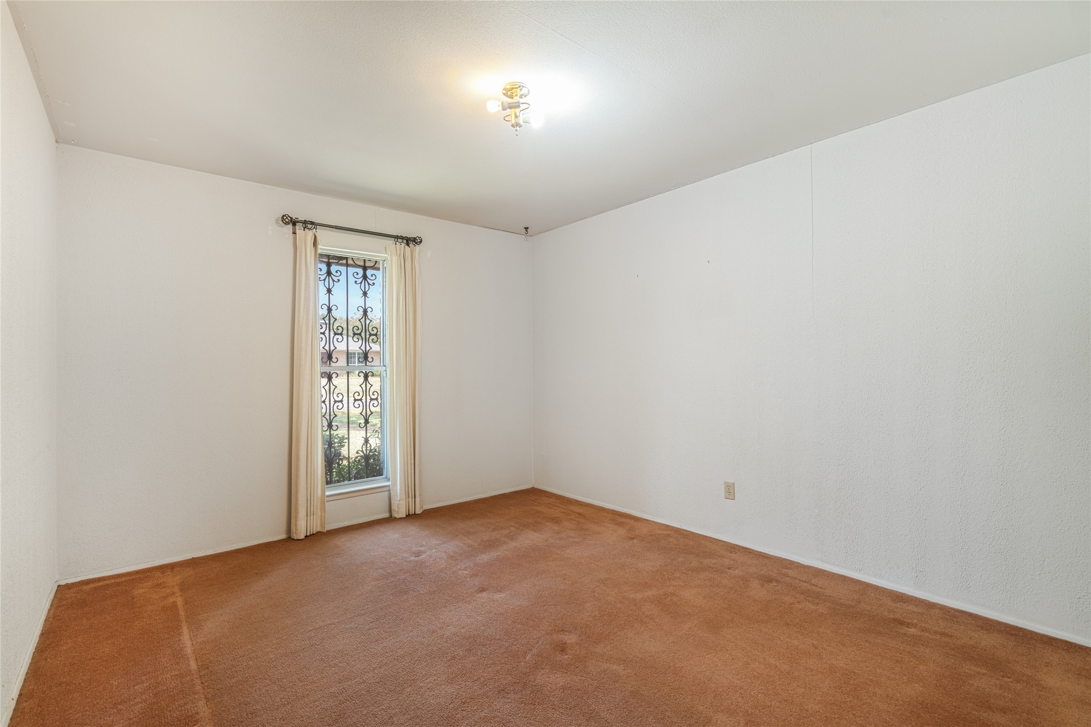 Dallas, Texas, 75244, United States, 4 Bedrooms Bedrooms, ,2 BathroomsBathrooms,Residential,For Sale,1991036