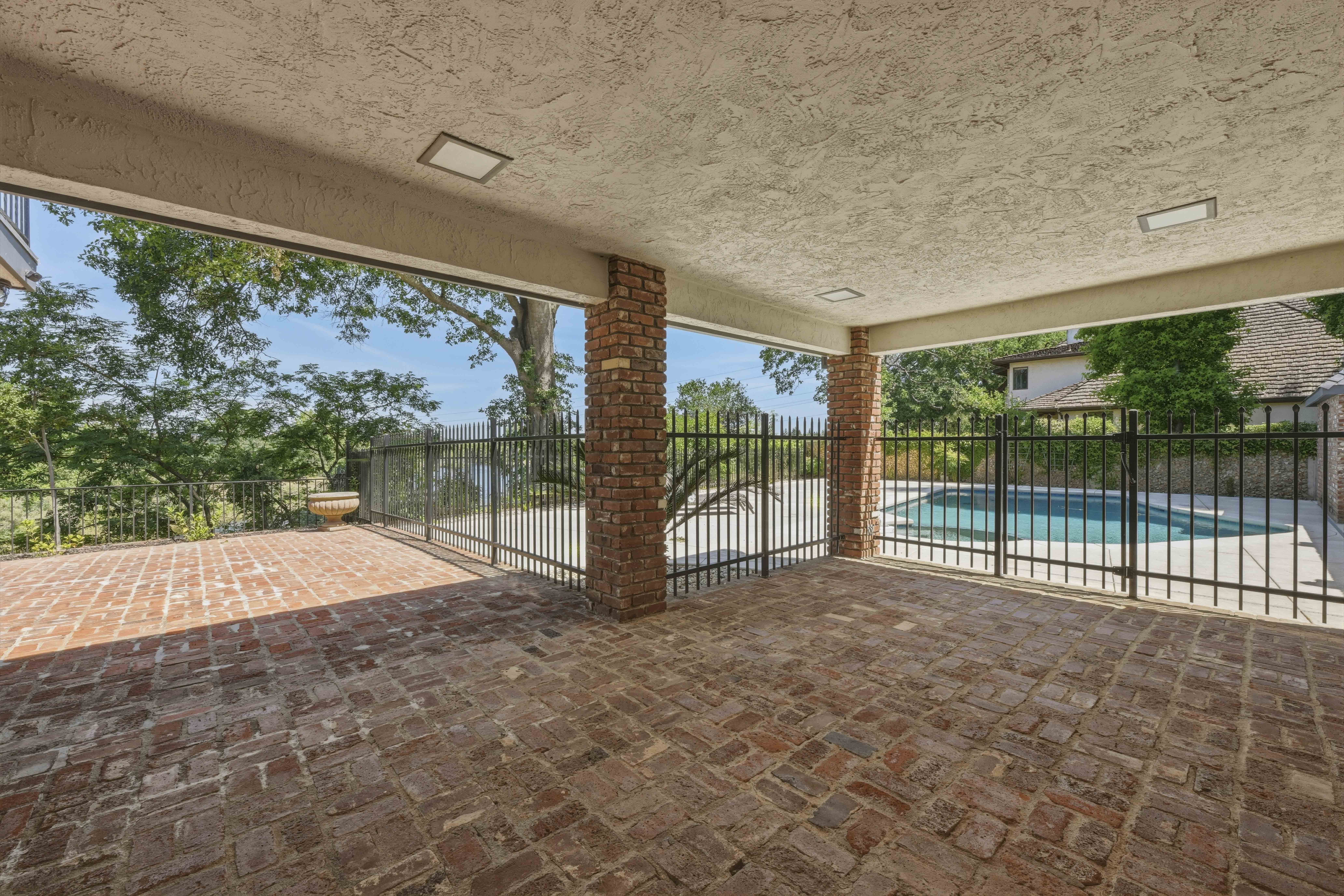  9815 Mira Del Rio Drive, Sacramento, CA 95827 - 物件實景