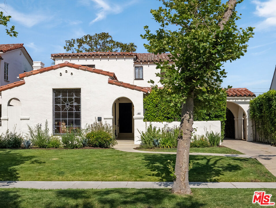 Los Angeles, California, 90036, United States, 4 Bedrooms Bedrooms, ,3 BathroomsBathrooms,Residential,For Sale,1849800