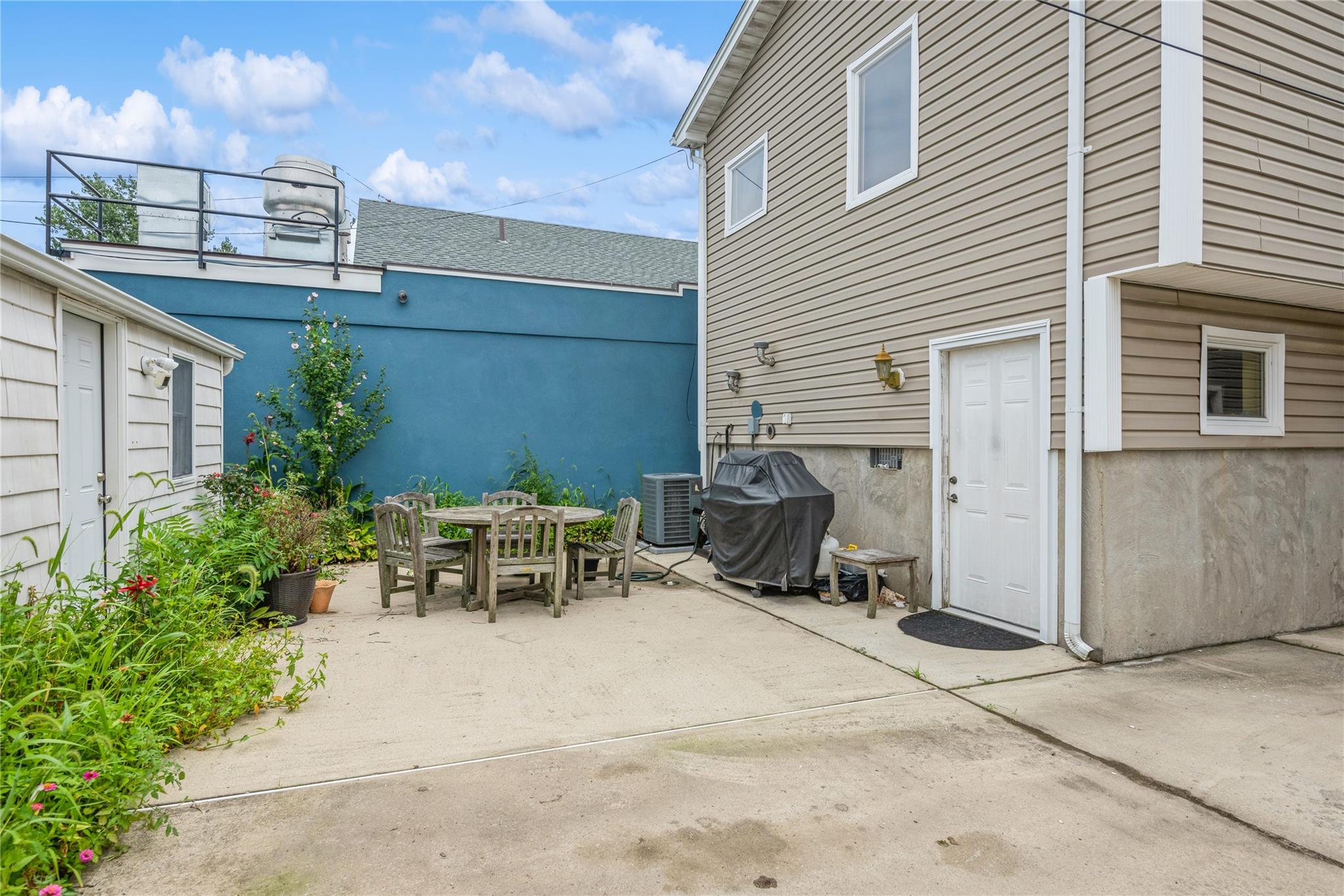 Bayville, New York, 11709, United States, 7 Bedrooms Bedrooms, ,4 BathroomsBathrooms,Residential,For Sale,1908304
