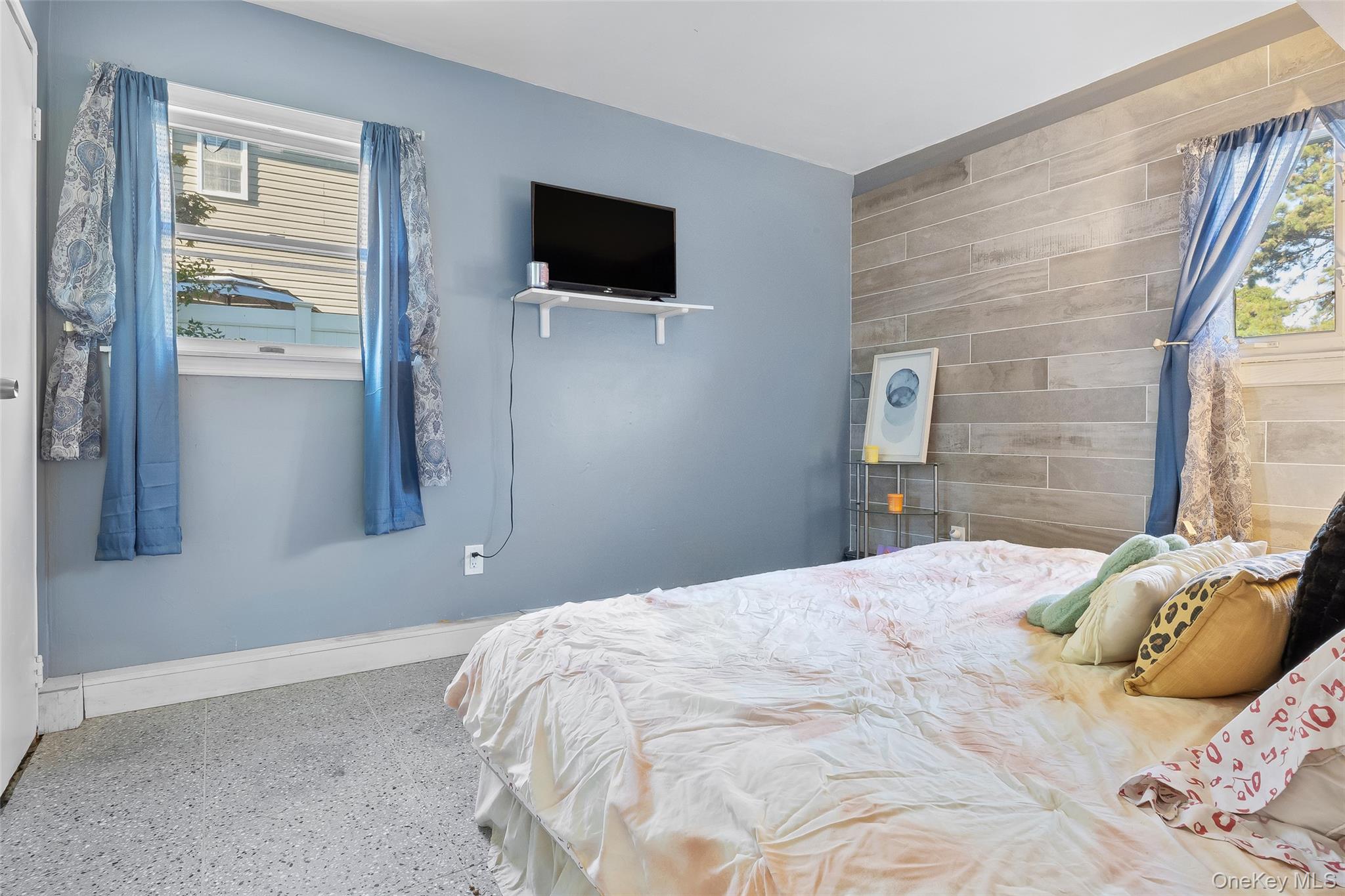 Farmingville, New York, 11738, United States, 4 Bedrooms Bedrooms, ,2 BathroomsBathrooms,Residential,For Sale,1928203