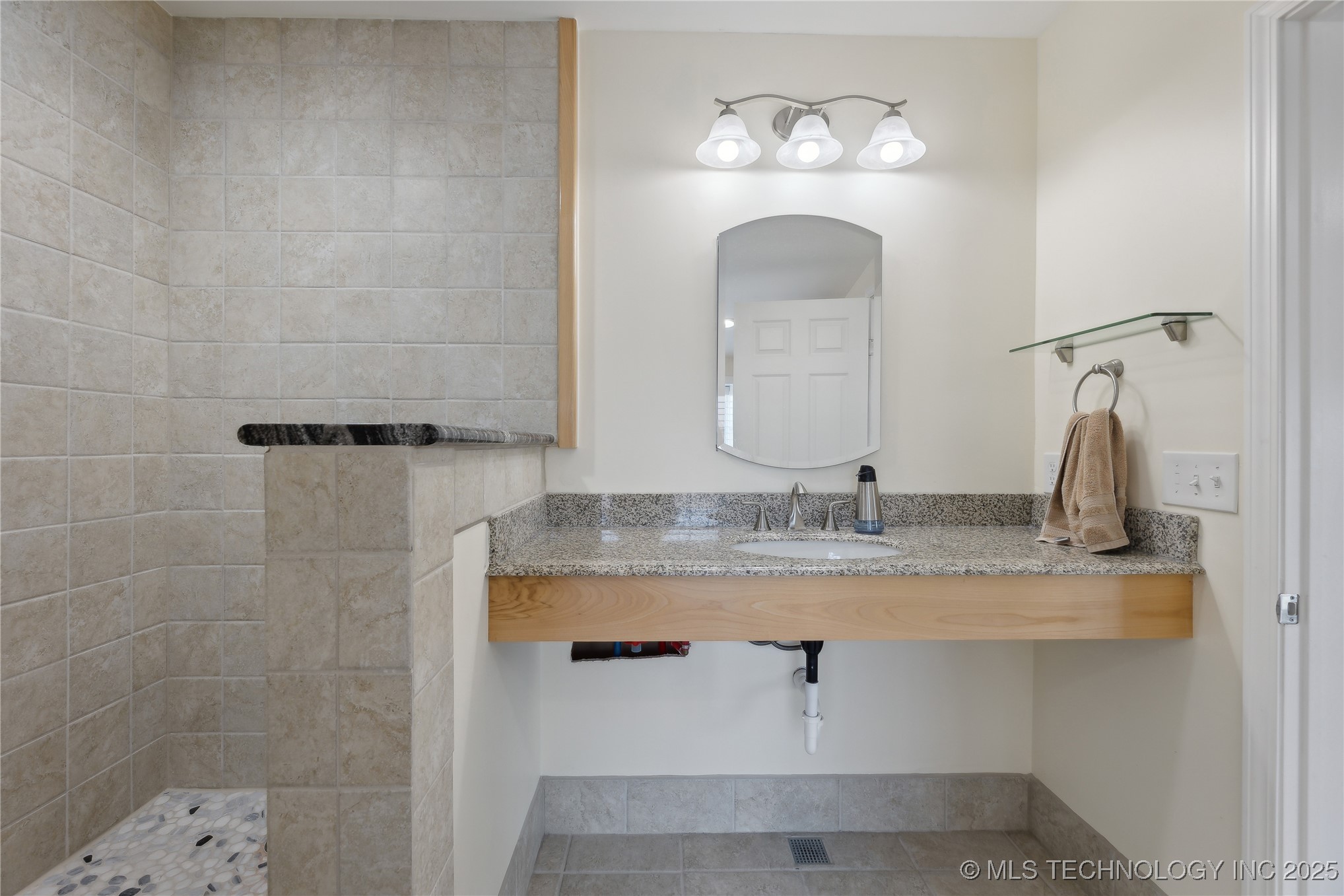 Glenpool, Oklahoma, 74033, United States, 2 Bedrooms Bedrooms, ,2 BathroomsBathrooms,Residential,For Sale,1991675