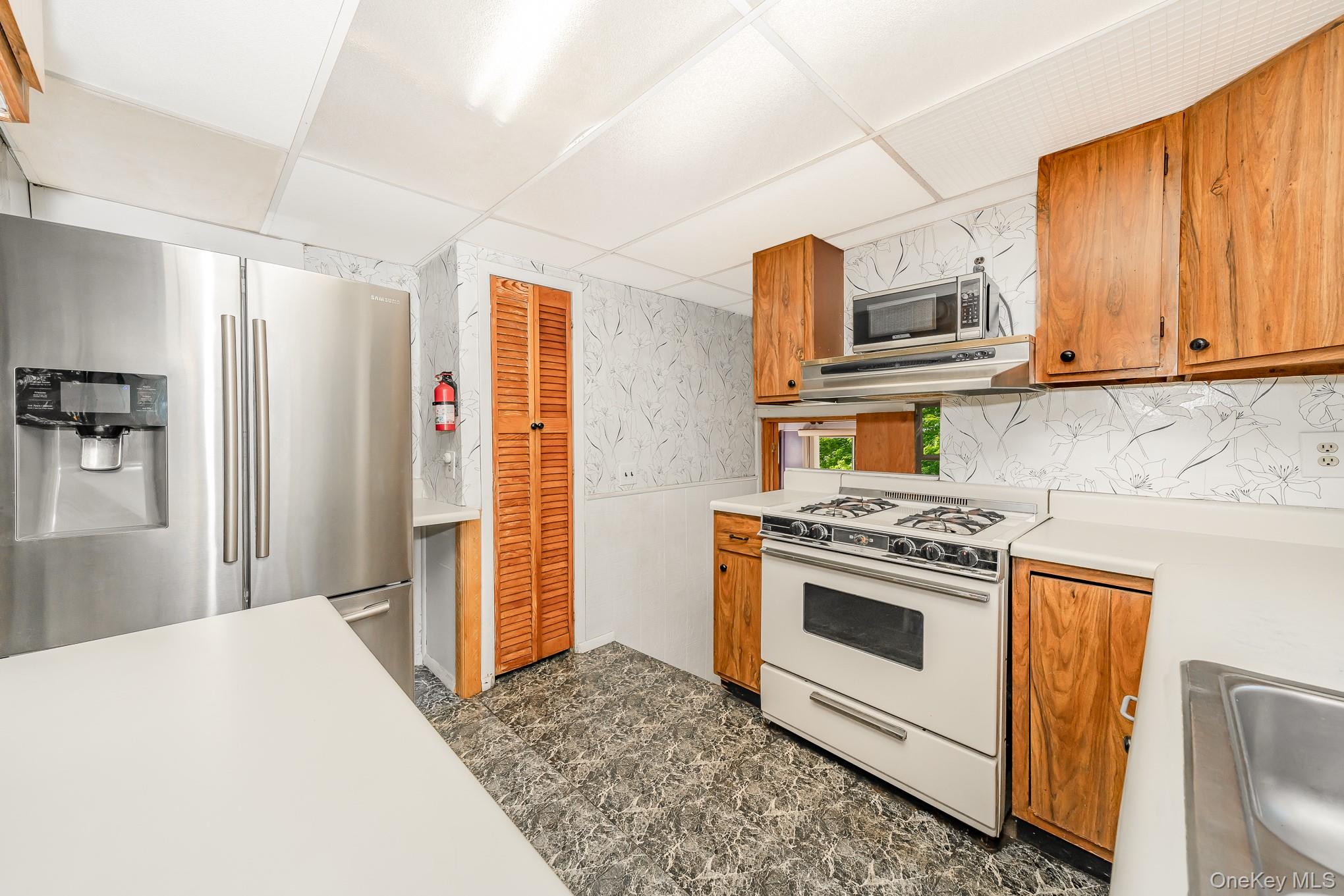 Freeport, New York, 11520, United States, 3 Bedrooms Bedrooms, ,2 BathroomsBathrooms,Residential,For Sale,1980355