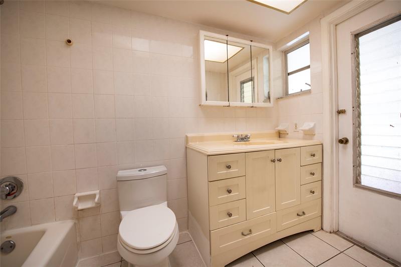 Plantation, Florida, 33313, United States, 4 Bedrooms Bedrooms, ,2 BathroomsBathrooms,Residential,For Sale,2000872