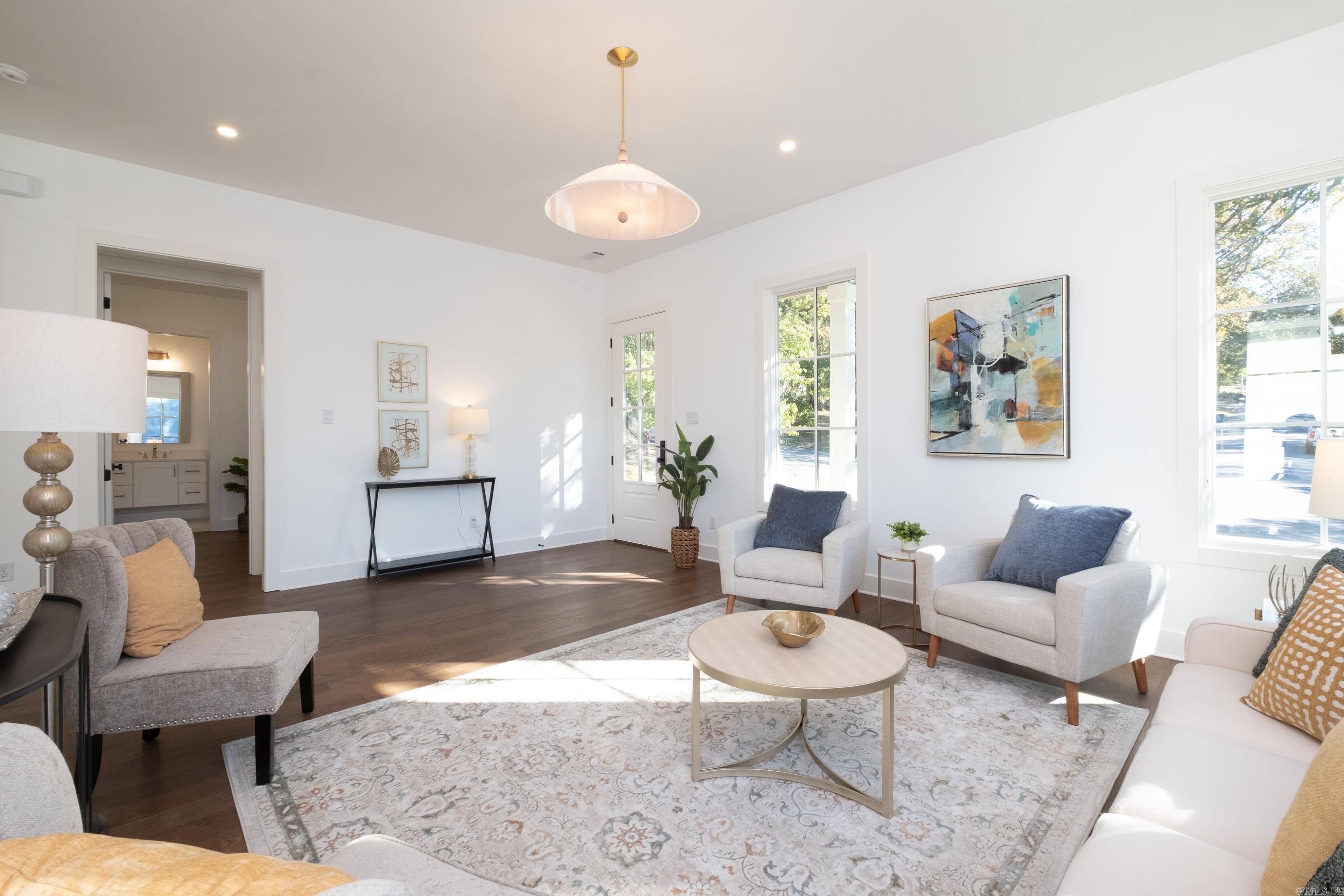 Little Rock, Arkansas, 72207, United States, 4 Bedrooms Bedrooms, ,4 BathroomsBathrooms,Residential,For Sale,1987623